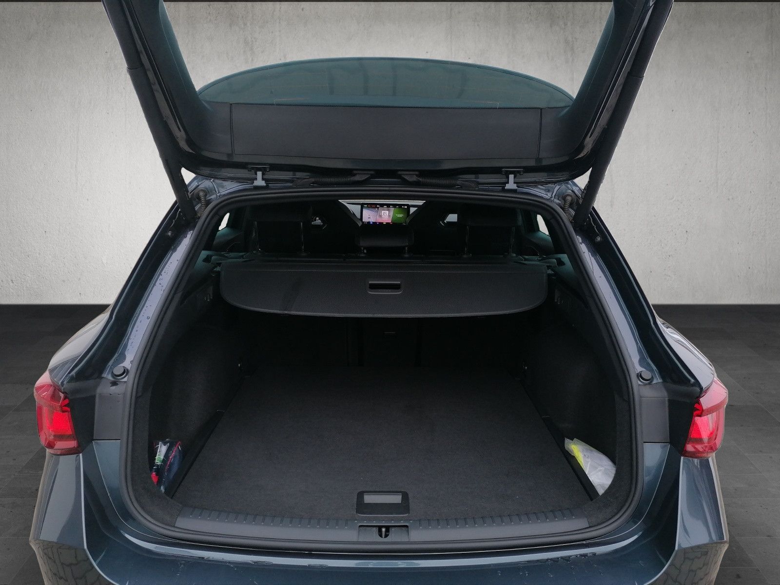 Fahrzeugabbildung CUPRA Leon Sportstourer 2.0 TSI DSG VZ 5JGAR FAP XL