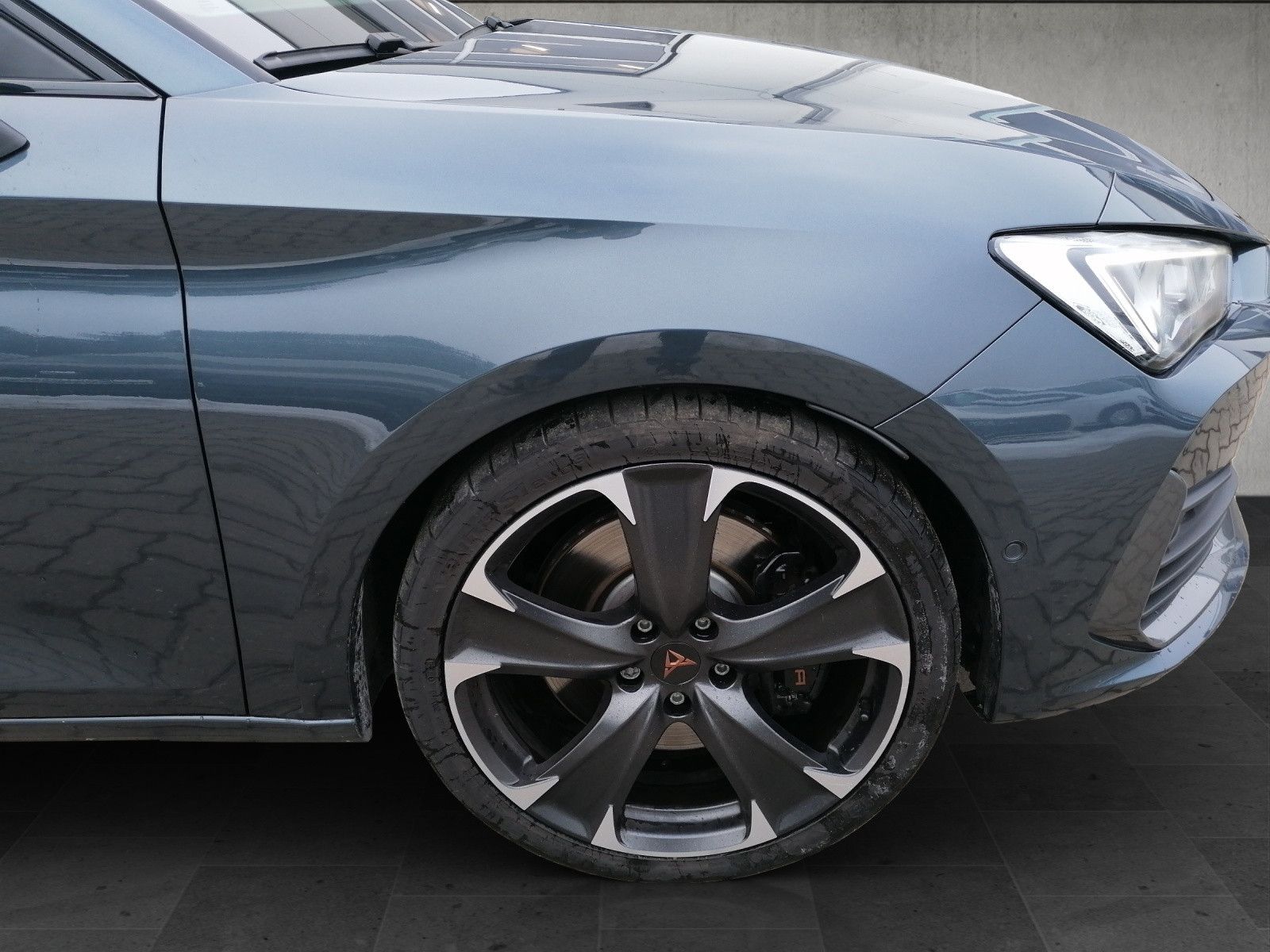 Fahrzeugabbildung CUPRA Leon Sportstourer 2.0 TSI DSG VZ 5JGAR FAP XL