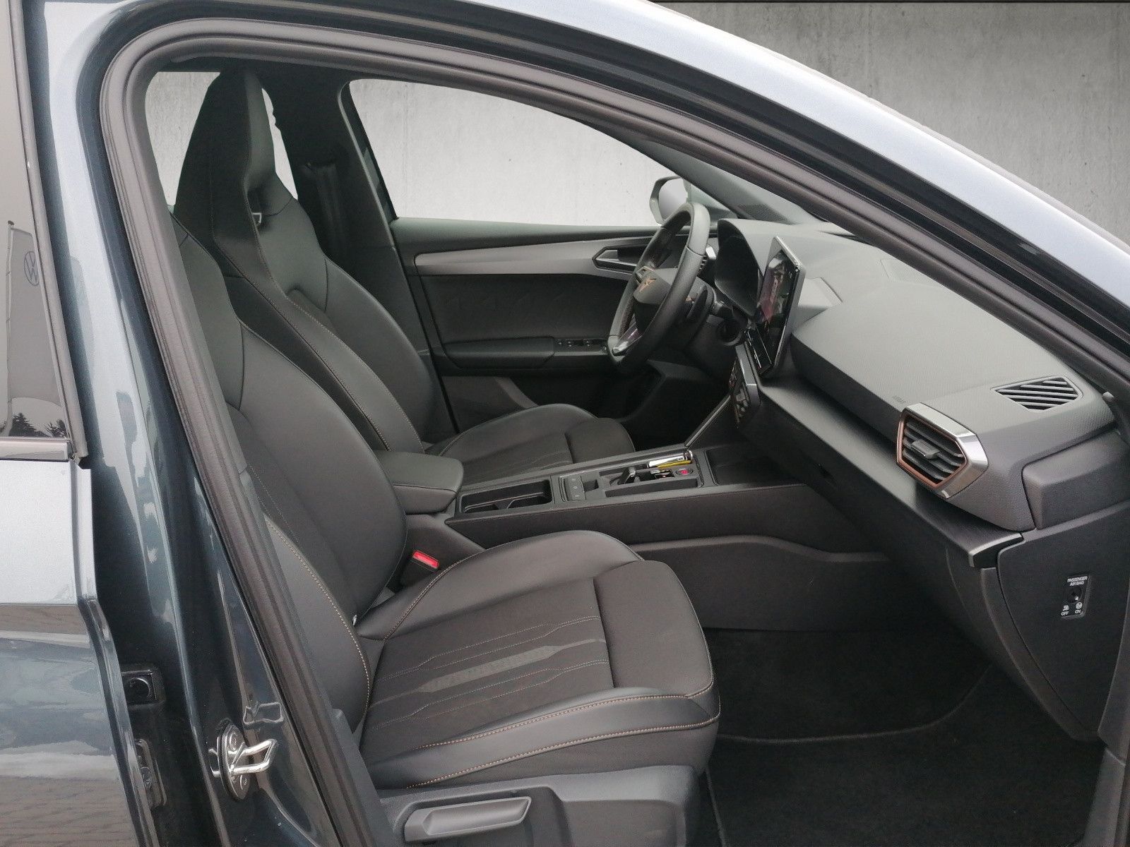 Fahrzeugabbildung CUPRA Leon Sportstourer 2.0 TSI DSG VZ 5JGAR FAP XL