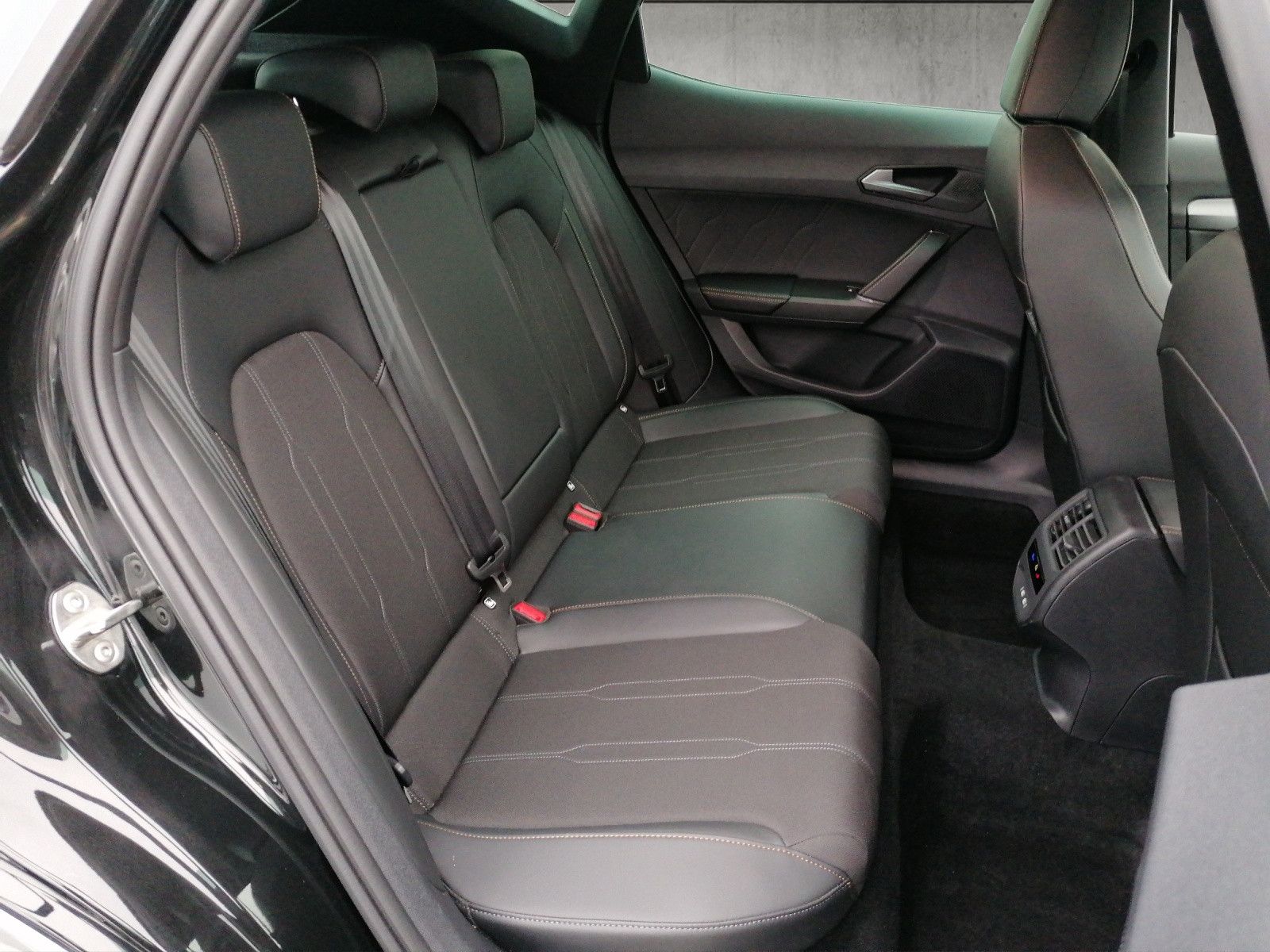 Fahrzeugabbildung CUPRA Formentor 1.5 TSI DSG 5J Gar 360 elekt Heck BEAT