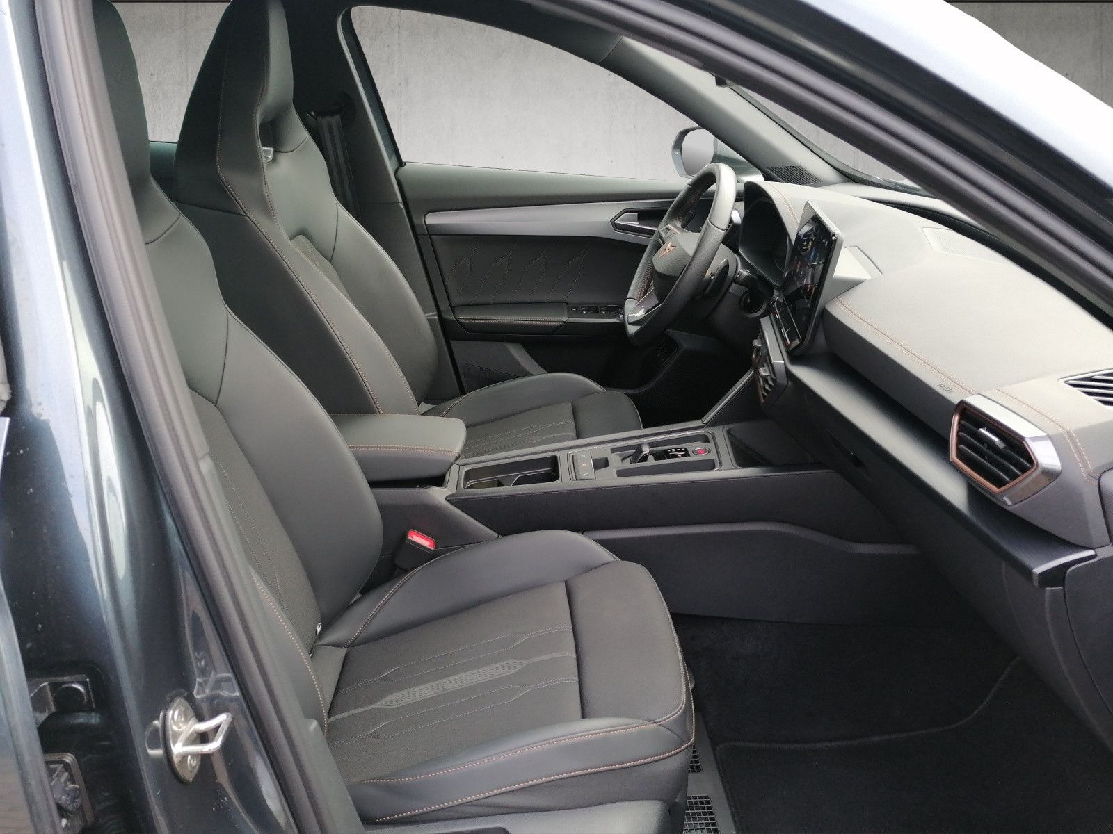 Fahrzeugabbildung CUPRA Formentor 1.4 VZ e-Hybrid AHK MATRIX elHK