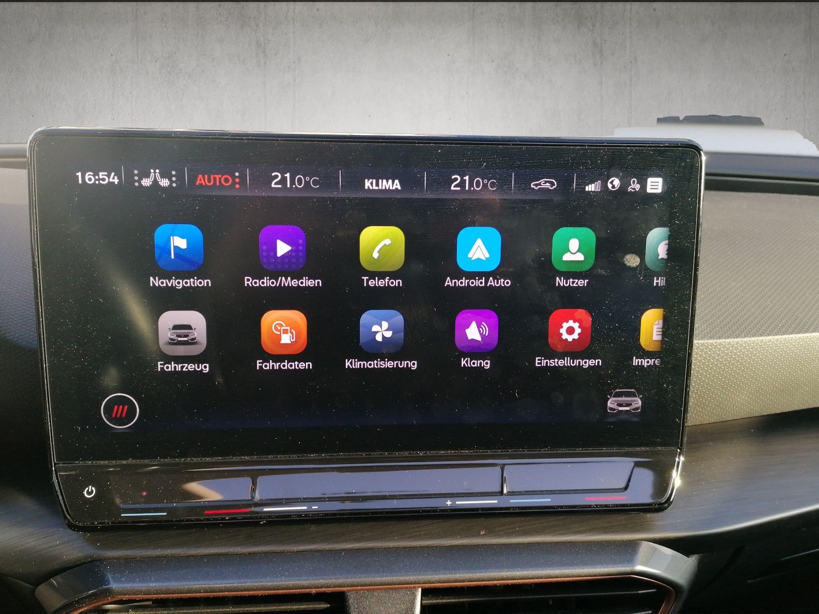 Fahrzeugabbildung CUPRA Leon Sportstourer 1.5 TSI DSG AHK XL PANO