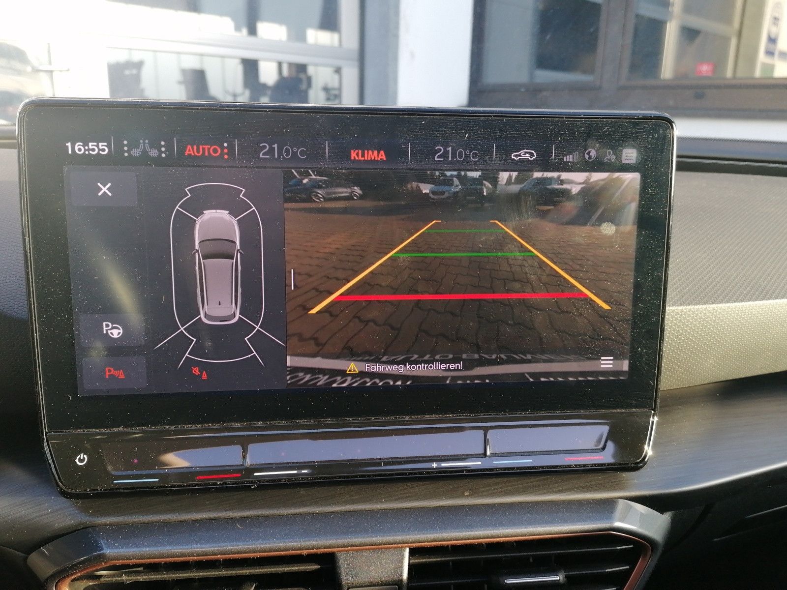 Fahrzeugabbildung CUPRA Leon Sportstourer 1.5 TSI DSG AHK XL PANO