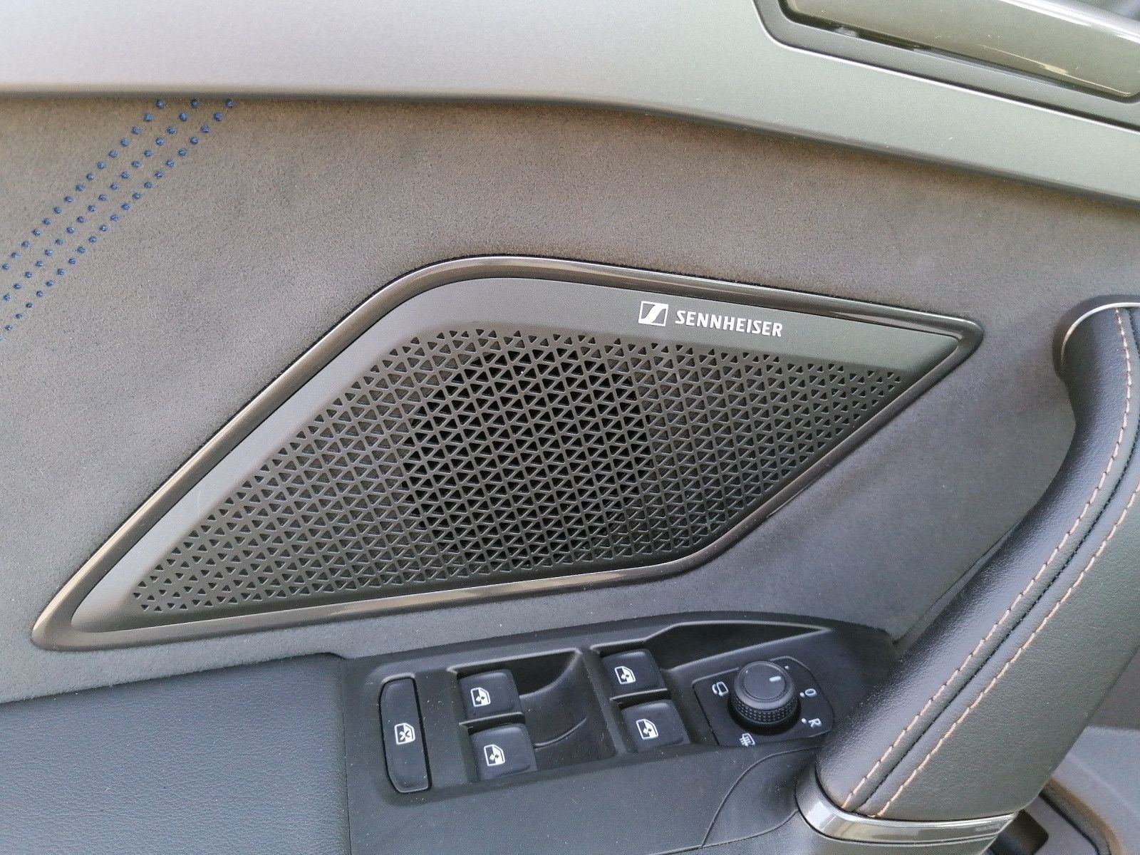 Fahrzeugabbildung CUPRA Formentor 1.5 eTSI DSG Sennheiser Dynamic