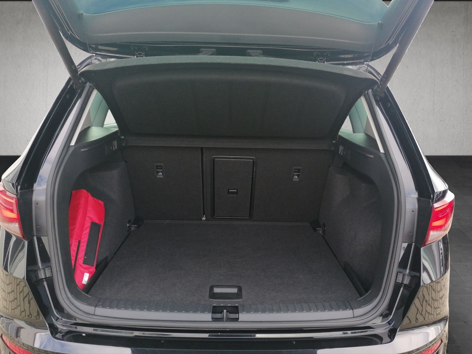 Fahrzeugabbildung CUPRA Ateca 1.5 TSI DSG BEATS elHK KESSY NAVI GRA