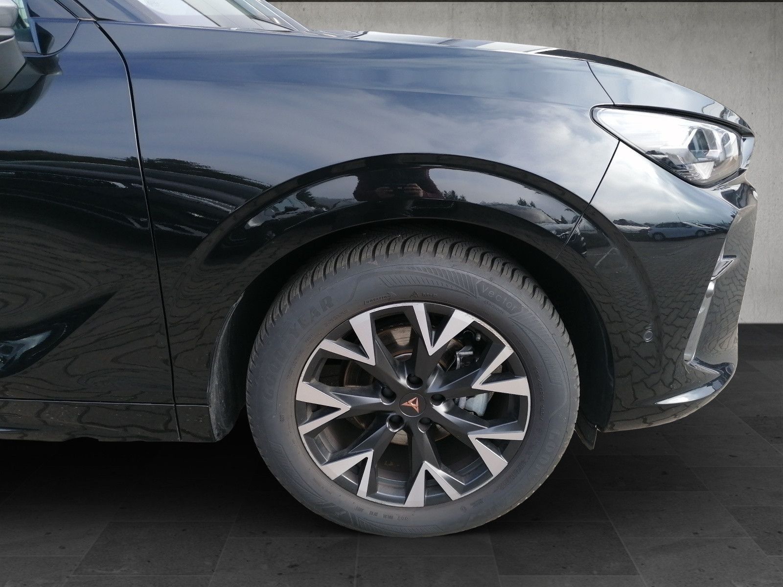 Fahrzeugabbildung CUPRA Terramar 1.5 eTSI DSG Dynamic Performance Digita