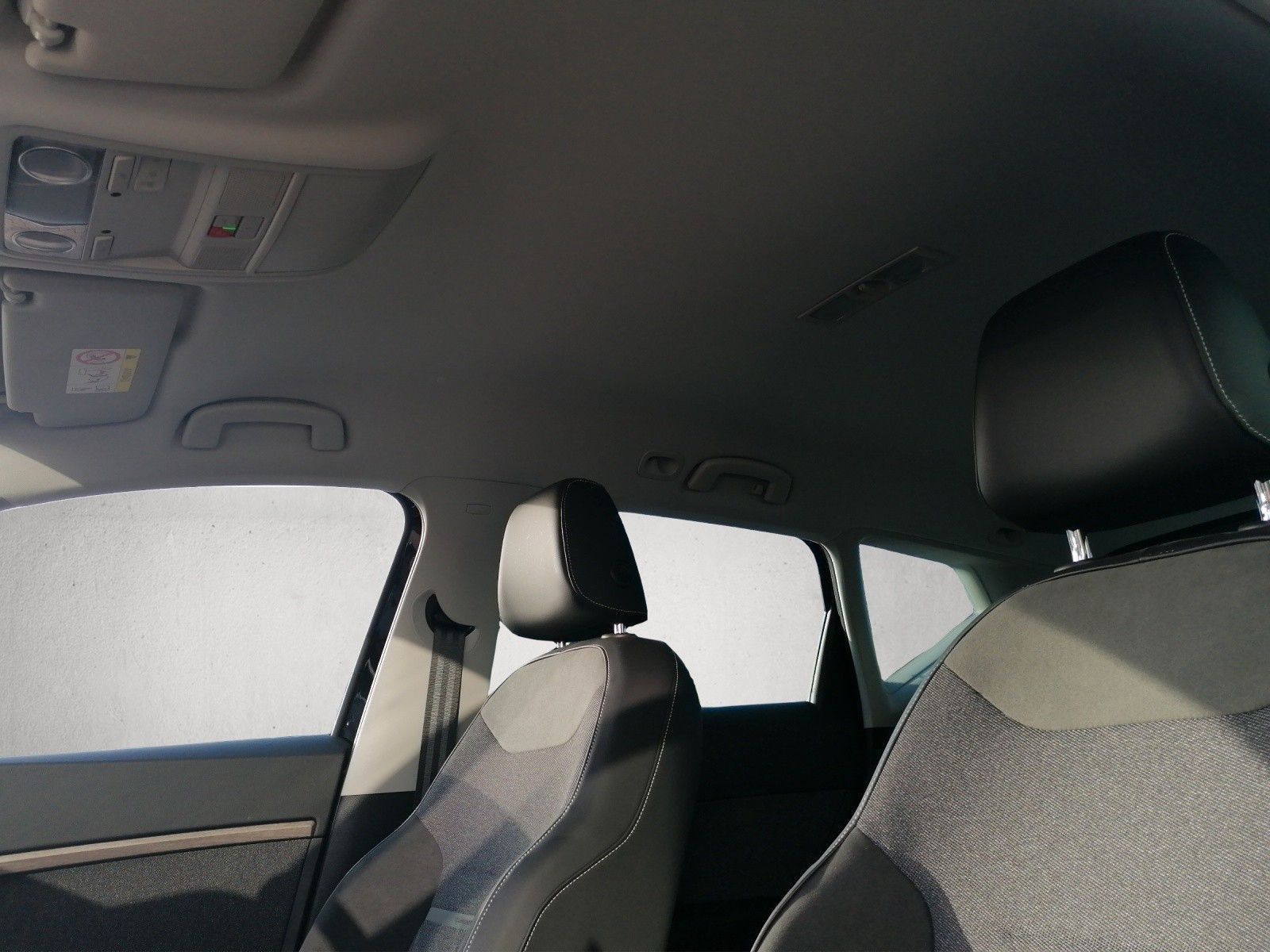 Fahrzeugabbildung SEAT Ateca 1.5 TSI Xperience DSG GJR NAVI FULL elHK