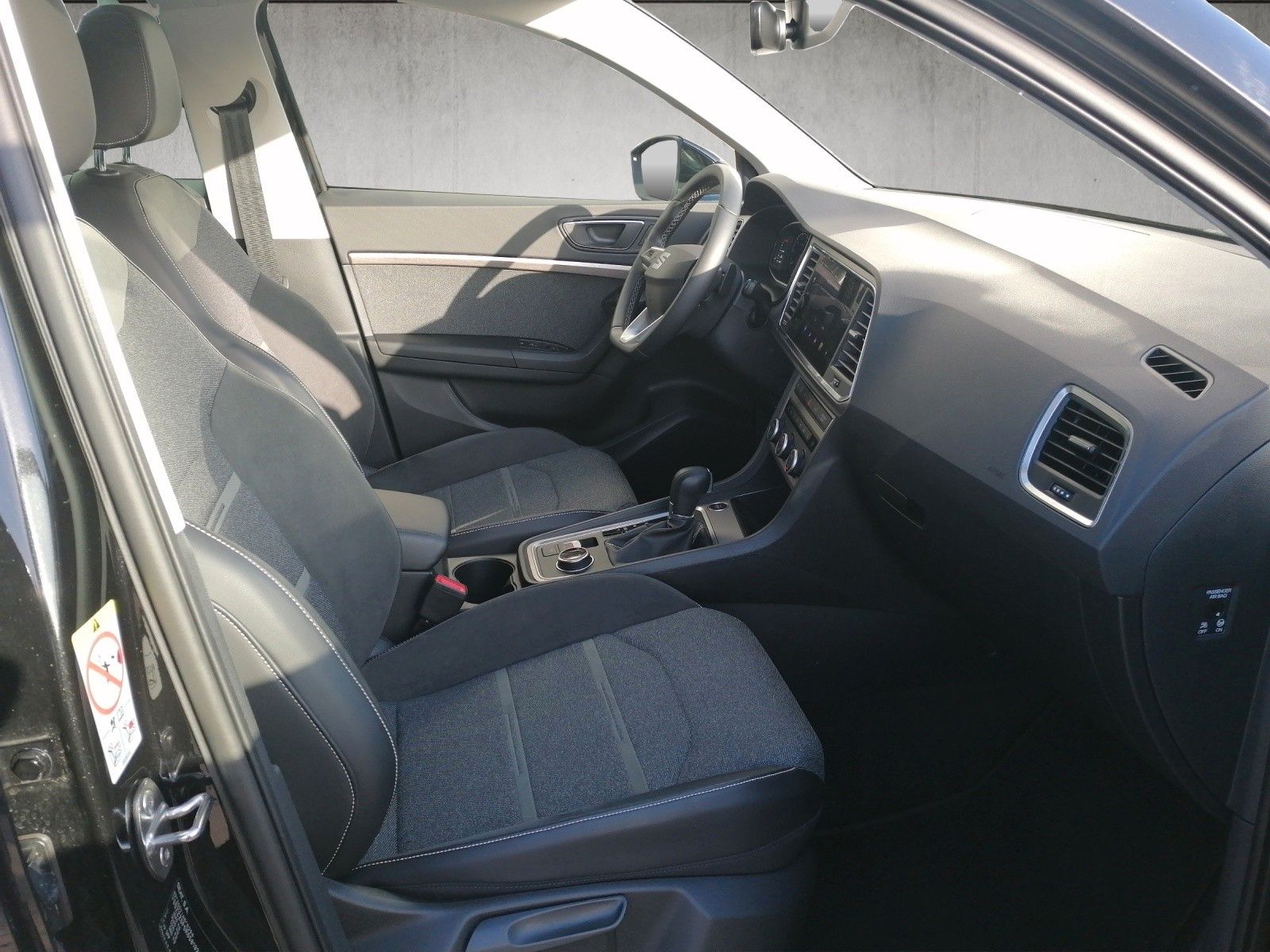 Fahrzeugabbildung SEAT Ateca 1.5 TSI Xperience DSG GJR NAVI FULL elHK