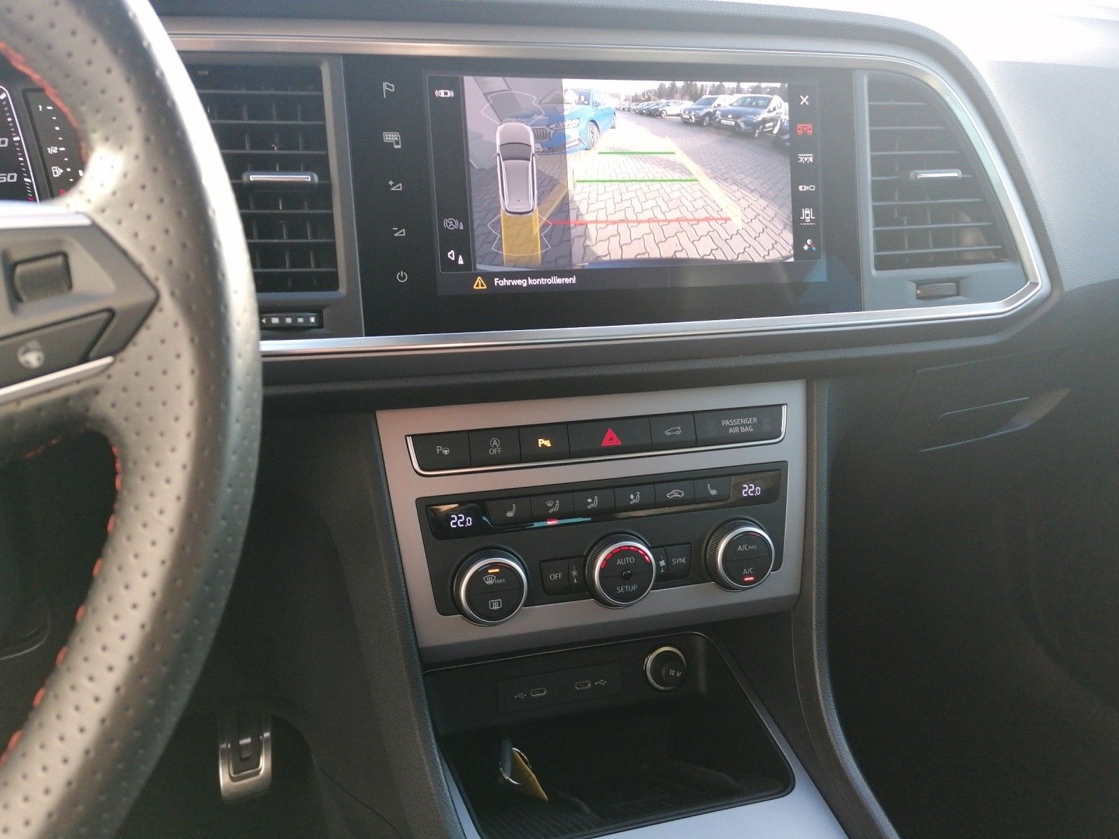 Fahrzeugabbildung SEAT Ateca 2.0 TDI FR DSG GJR FULL NAVI elHK KESSY