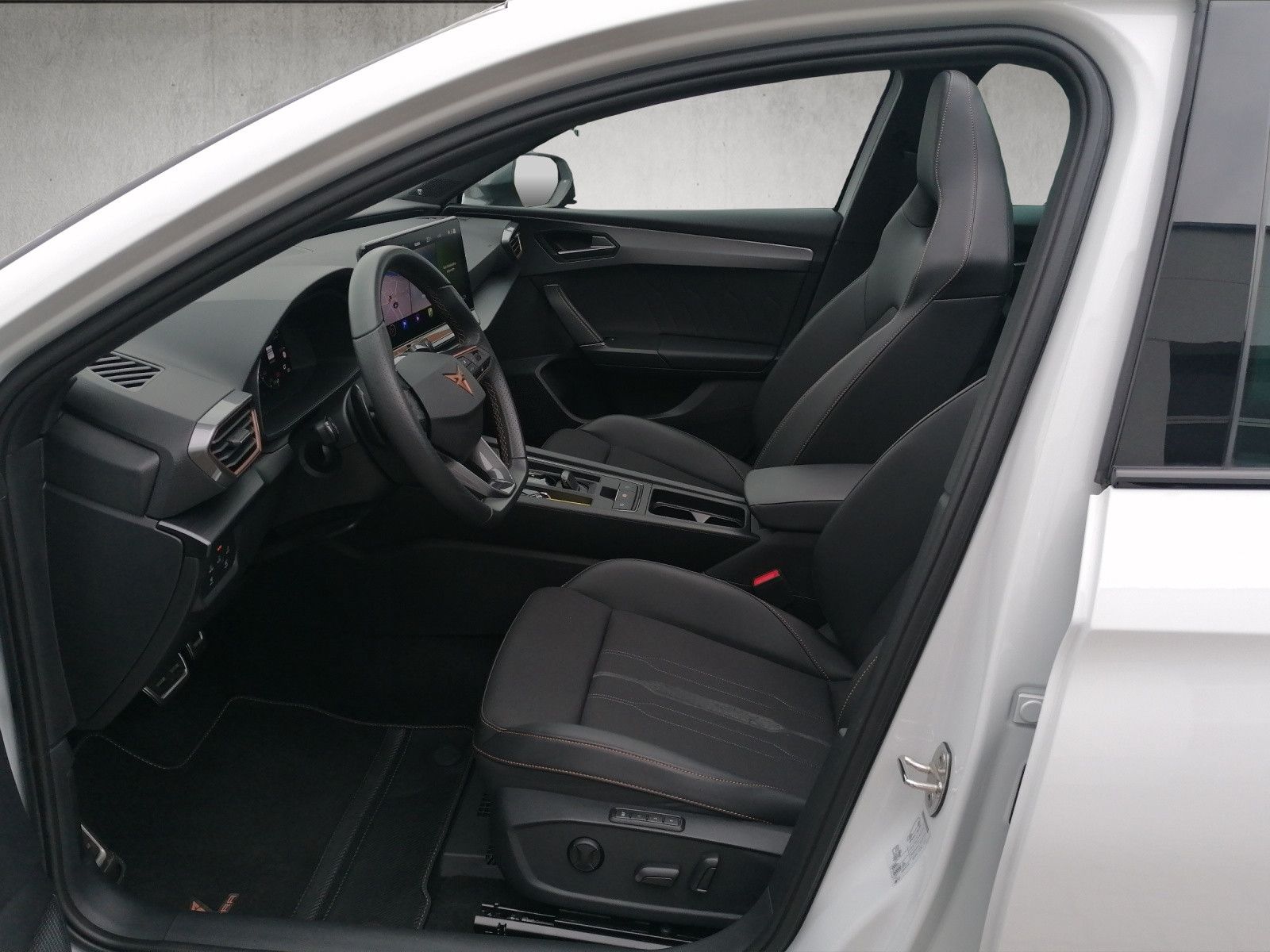 Fahrzeugabbildung CUPRA Leon Sportstourer 2.0 TSI VZ DSG DCC BEATS MATRI