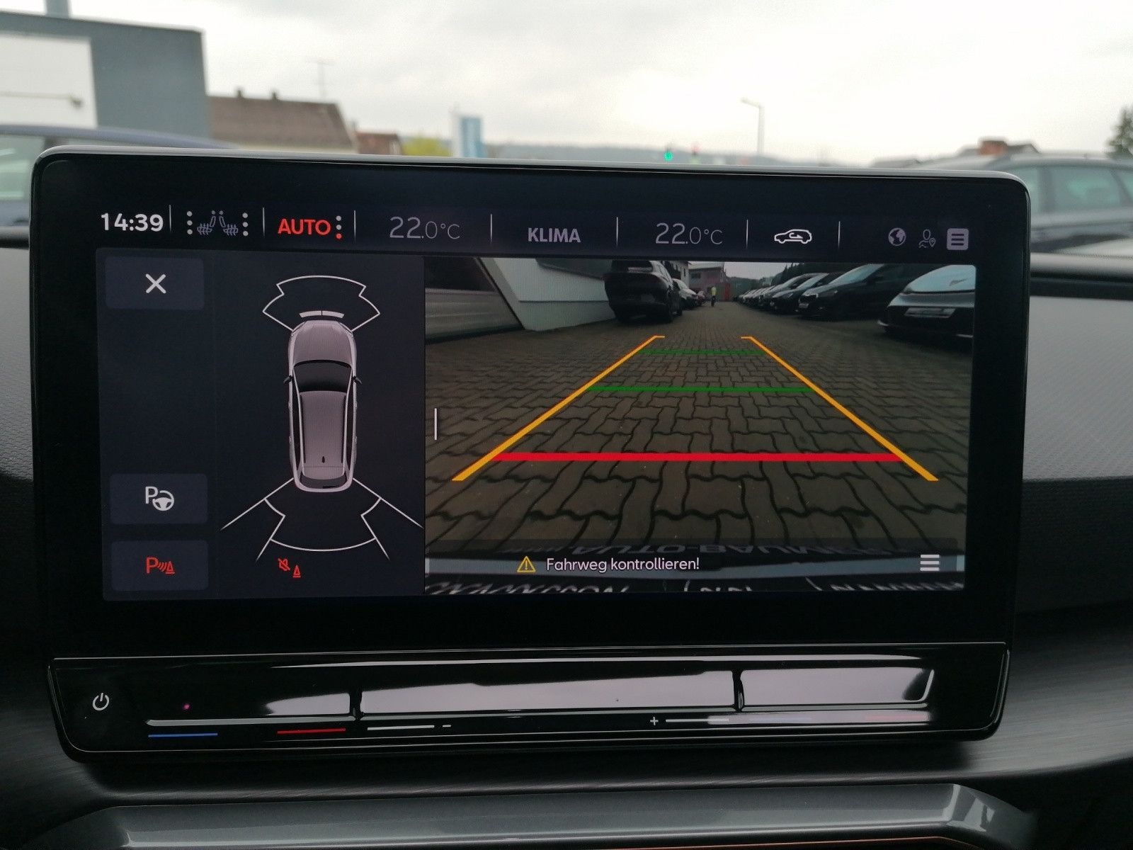 Fahrzeugabbildung CUPRA Leon Sportstourer 2.0 TSI VZ DSG DCC BEATS MATRI