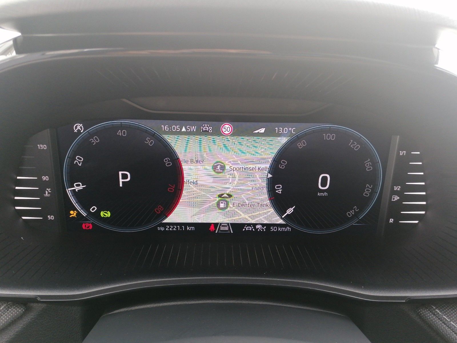 Fahrzeugabbildung SKODA Fabia 1.0 TSI DSG Tour AHK ACC NAVI KAMERA