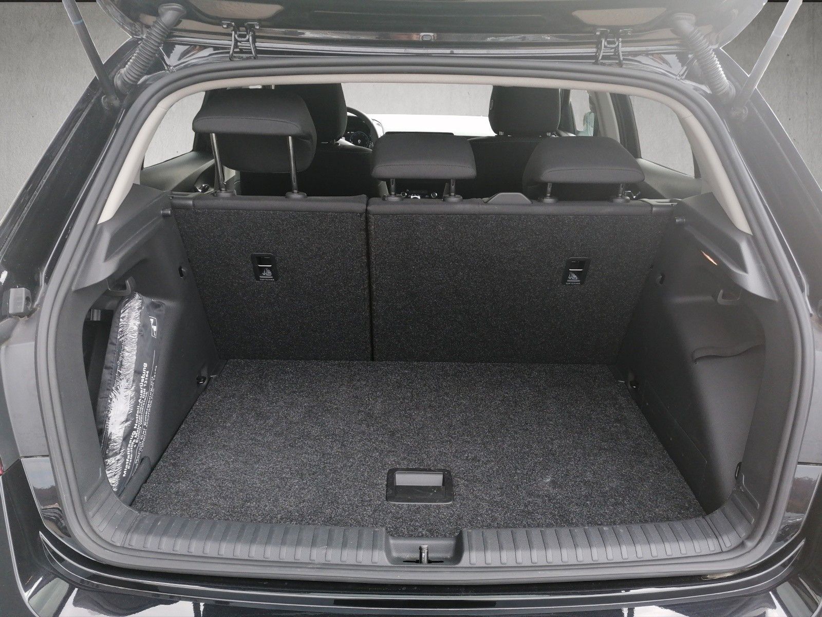 Fahrzeugabbildung SKODA Fabia 1.0 TSI DSG Tour AHK ACC NAVI KAMERA