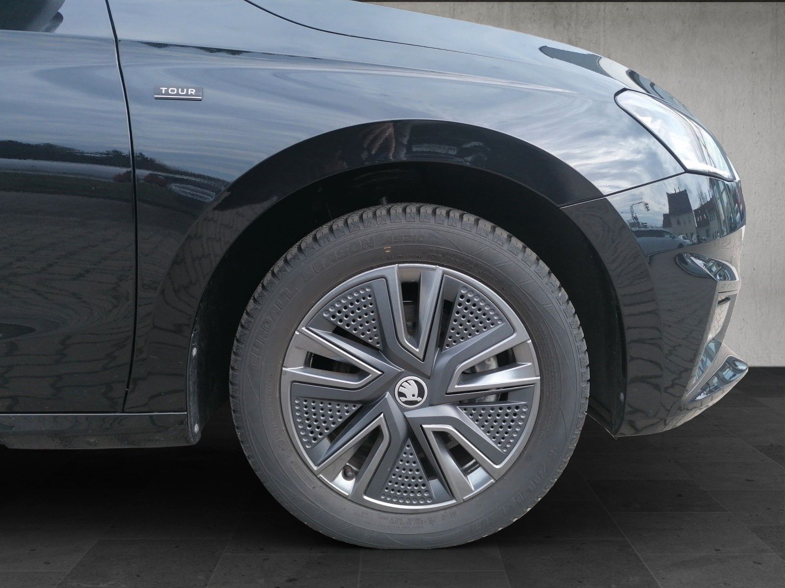 Fahrzeugabbildung SKODA Fabia 1.0 TSI DSG Tour AHK ACC NAVI KAMERA