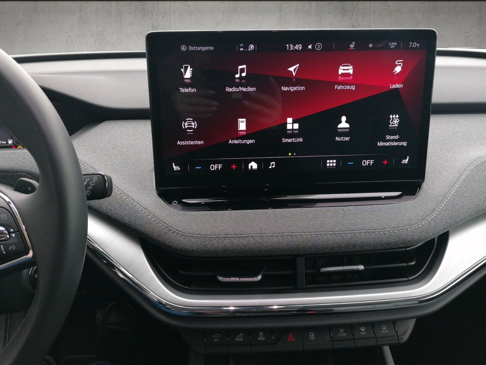 Fahrzeugabbildung SKODA Enyaq 60 Loft Wärmep elHK ACC Family Transport