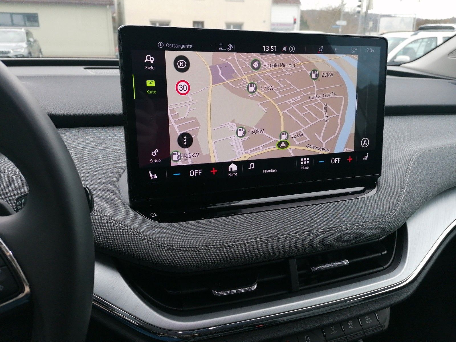 Fahrzeugabbildung SKODA Enyaq 60 Loft Wärmep elHK ACC Family Transport