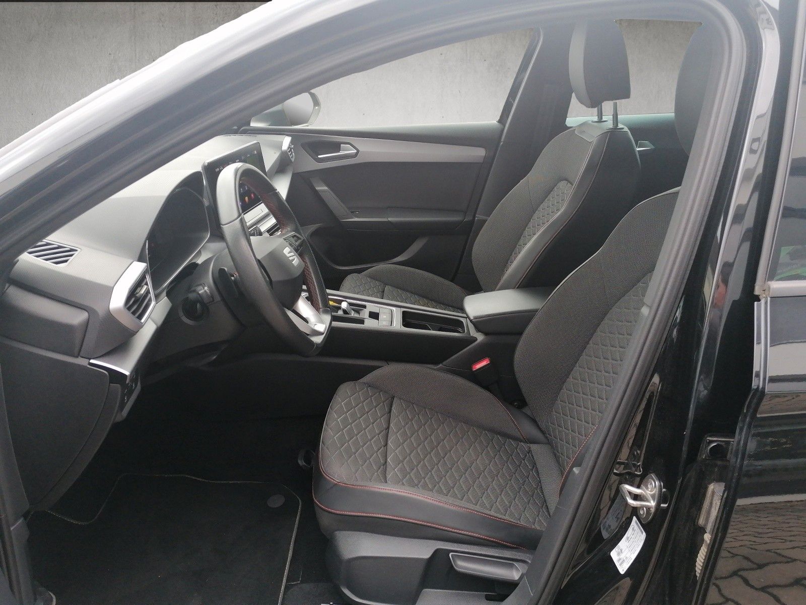 Fahrzeugabbildung SEAT Leon 2.0 TDI FR DSG KESSY FAP L KAM STANDHZG ACC