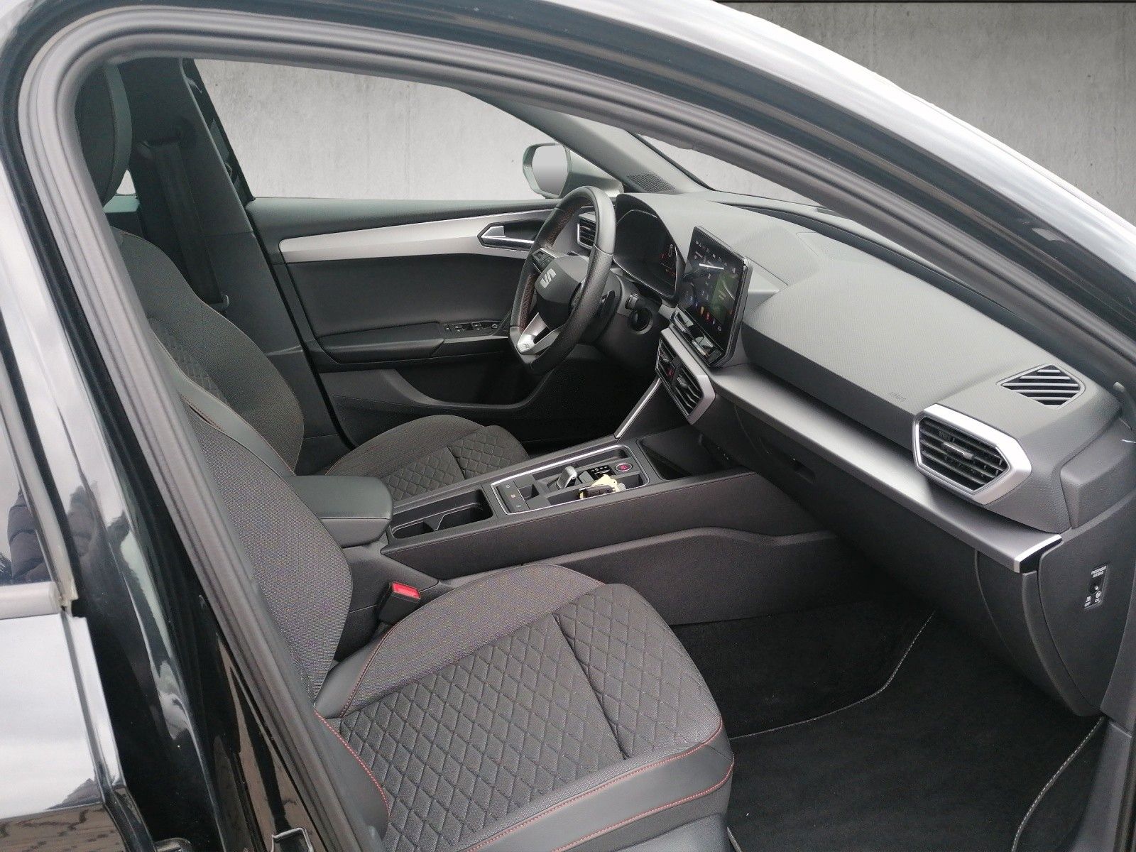 Fahrzeugabbildung SEAT Leon 2.0 TDI FR DSG KESSY FAP L KAM STANDHZG ACC