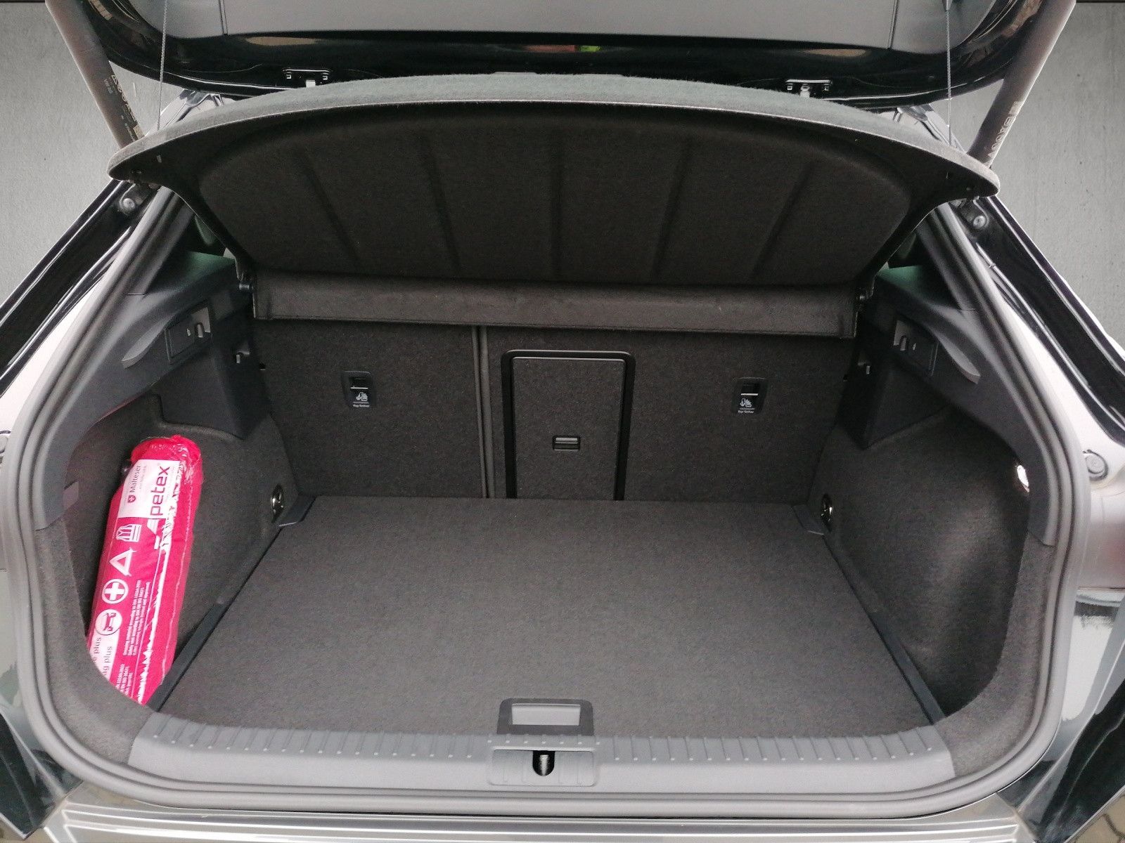 Fahrzeugabbildung CUPRA Formentor 1.5 TSI DSG 5J Gar 360 elekt Heck BEAT