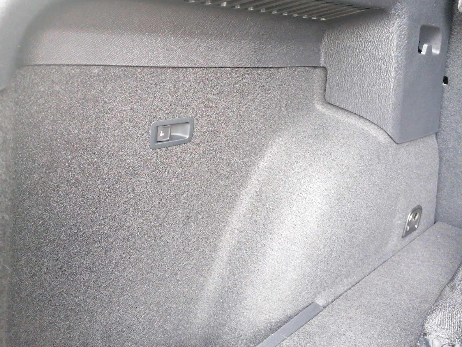 Fahrzeugabbildung CUPRA Formentor 1.4 e-Hybrid DSG AHK SMART AMB elHK