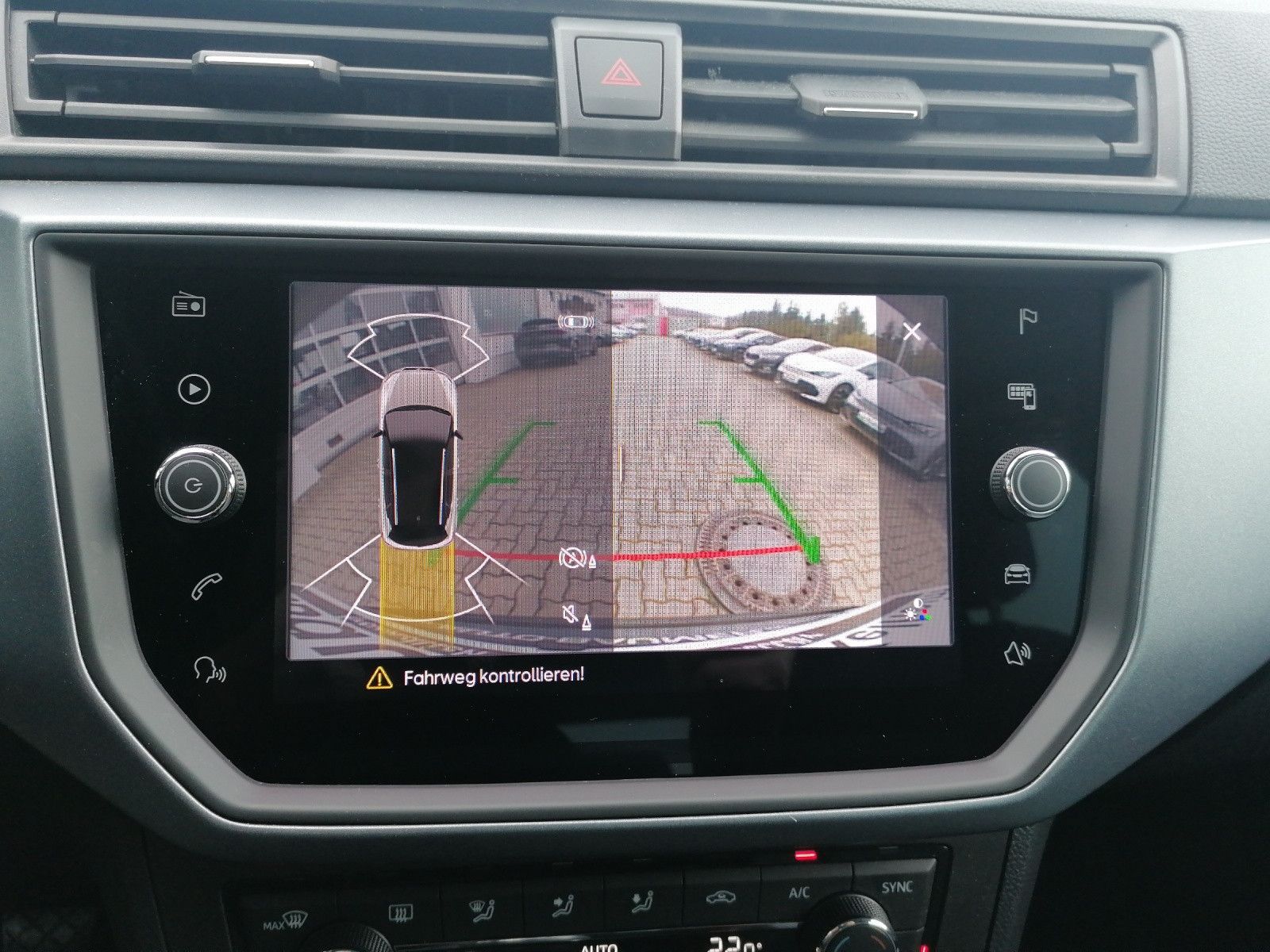 Fahrzeugabbildung SEAT Arona 1.0 TGI Style CNG ACC KAM BLIND SP NAVI