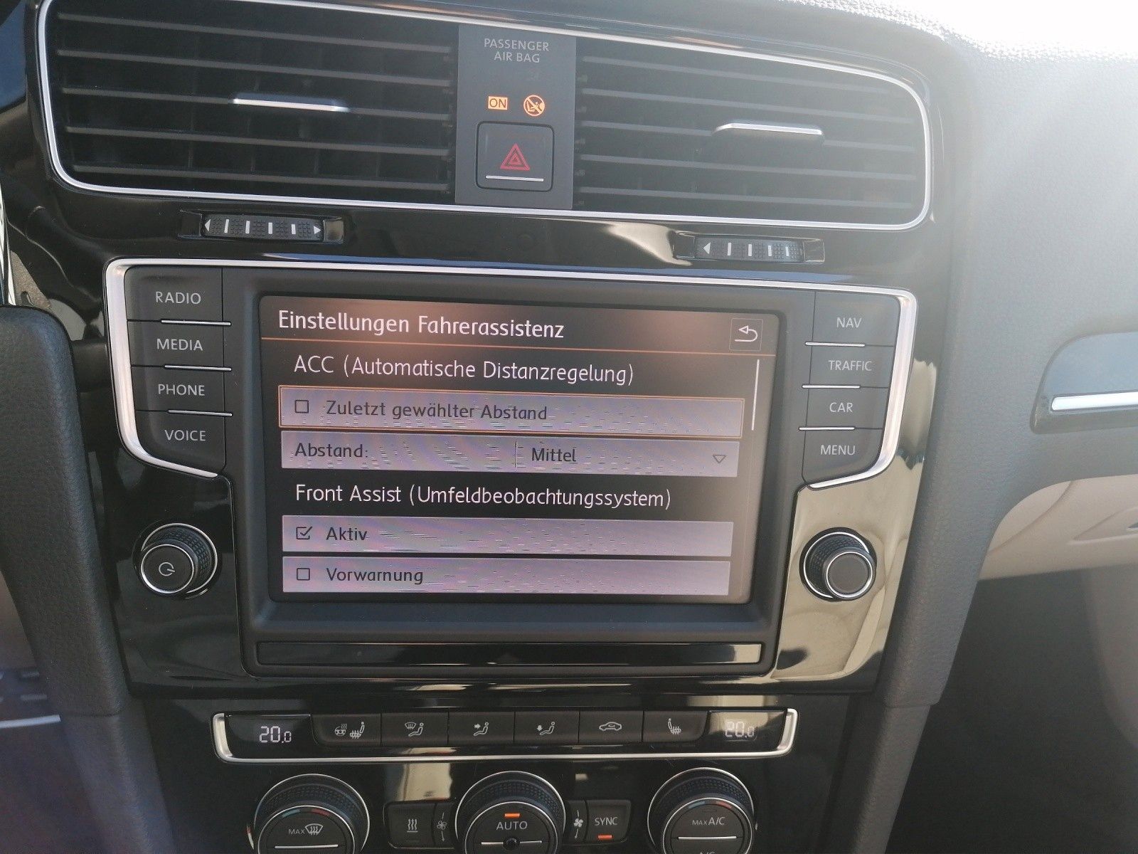 Fahrzeugabbildung Volkswagen Golf VII 1.4 TSI Highline R-Line DSG