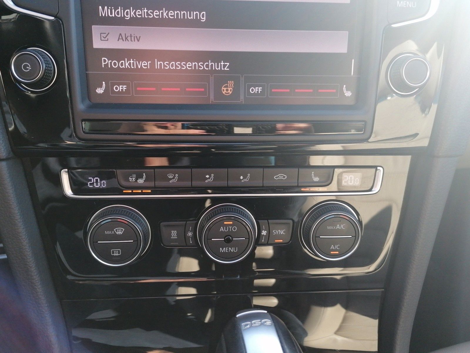 Fahrzeugabbildung Volkswagen Golf VII 1.4 TSI Highline R-Line DSG