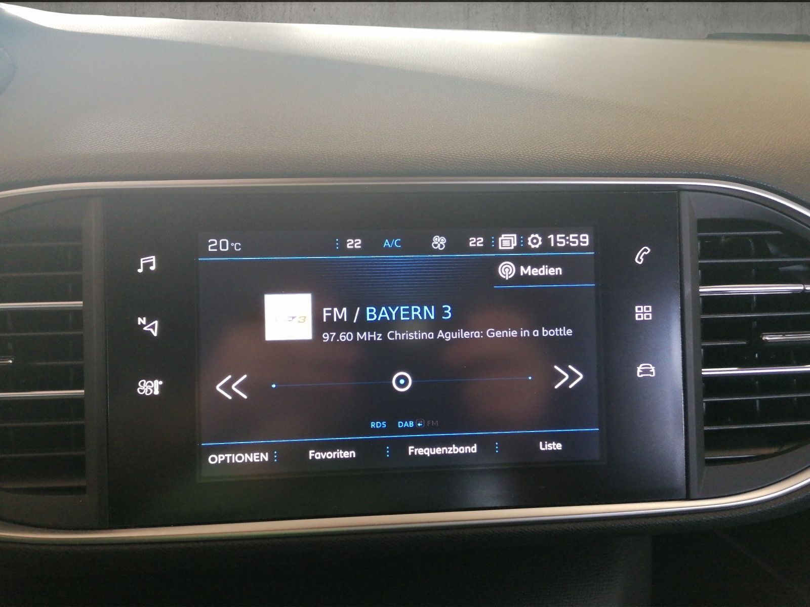 Fahrzeugabbildung Peugeot 308 SW GT 224PS AHK Safety Clever Alcantara