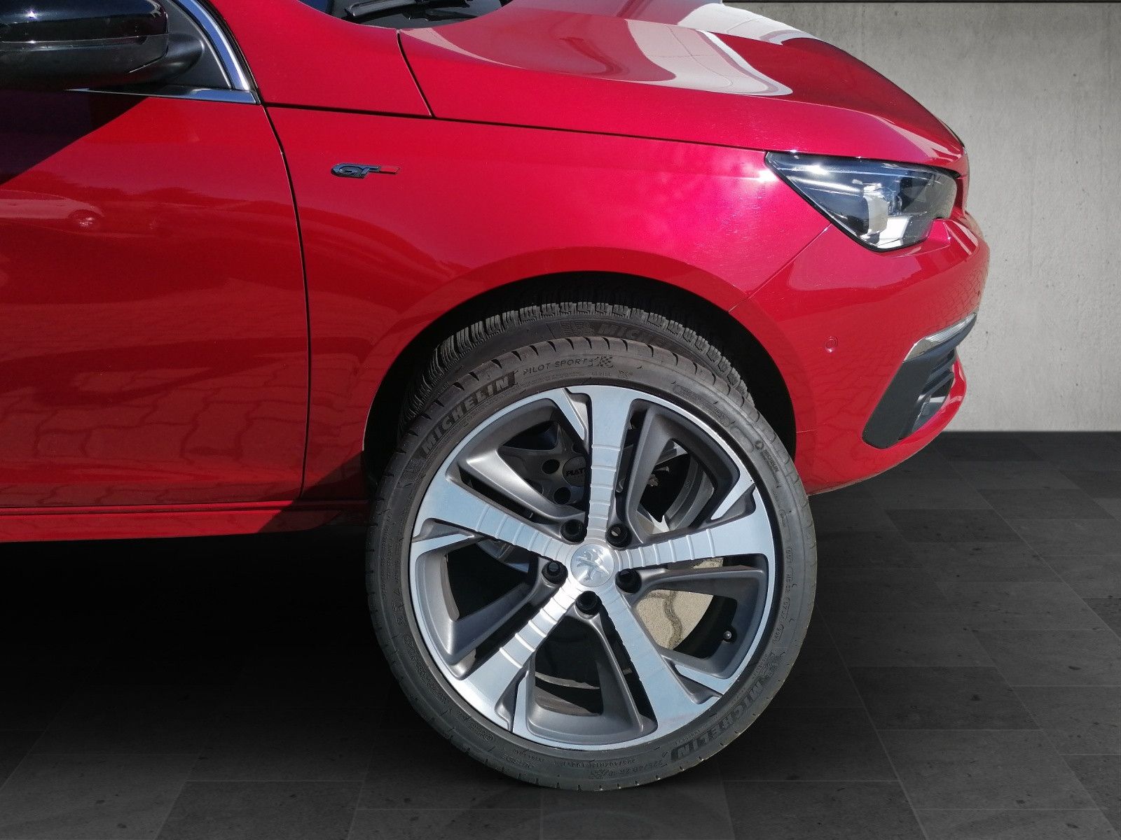 Fahrzeugabbildung Peugeot 308 SW GT 224PS AHK Safety Clever Alcantara