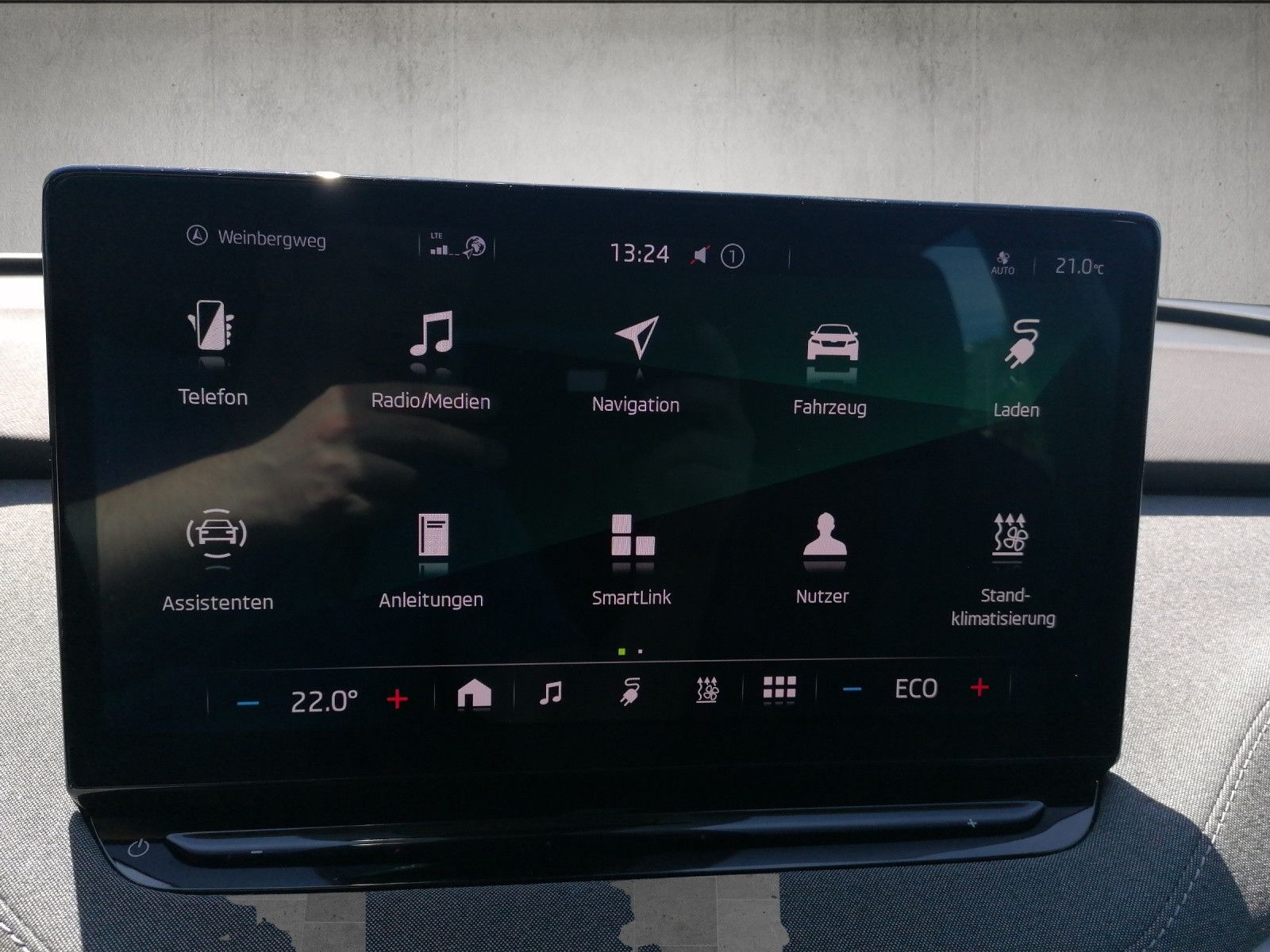 Fahrzeugabbildung SKODA Enyaq 50 Loft NAVI KAM PDC GRA CCS FOD: ACC mögl