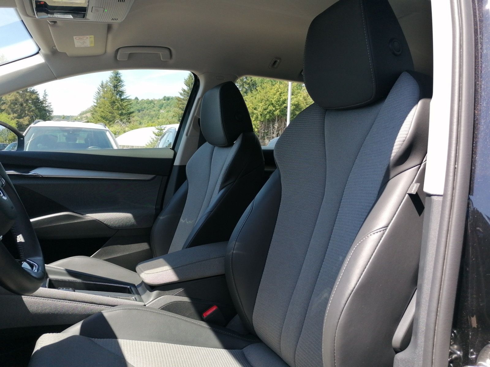 Fahrzeugabbildung SKODA Enyaq 50 Loft NAVI KAM PDC GRA CCS FOD: ACC mögl