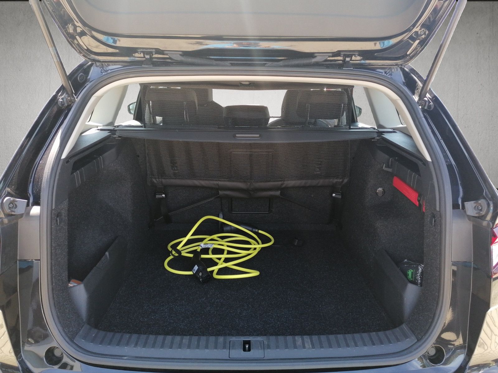 Fahrzeugabbildung SKODA Enyaq 50 Loft NAVI KAM PDC GRA CCS FOD: ACC mögl
