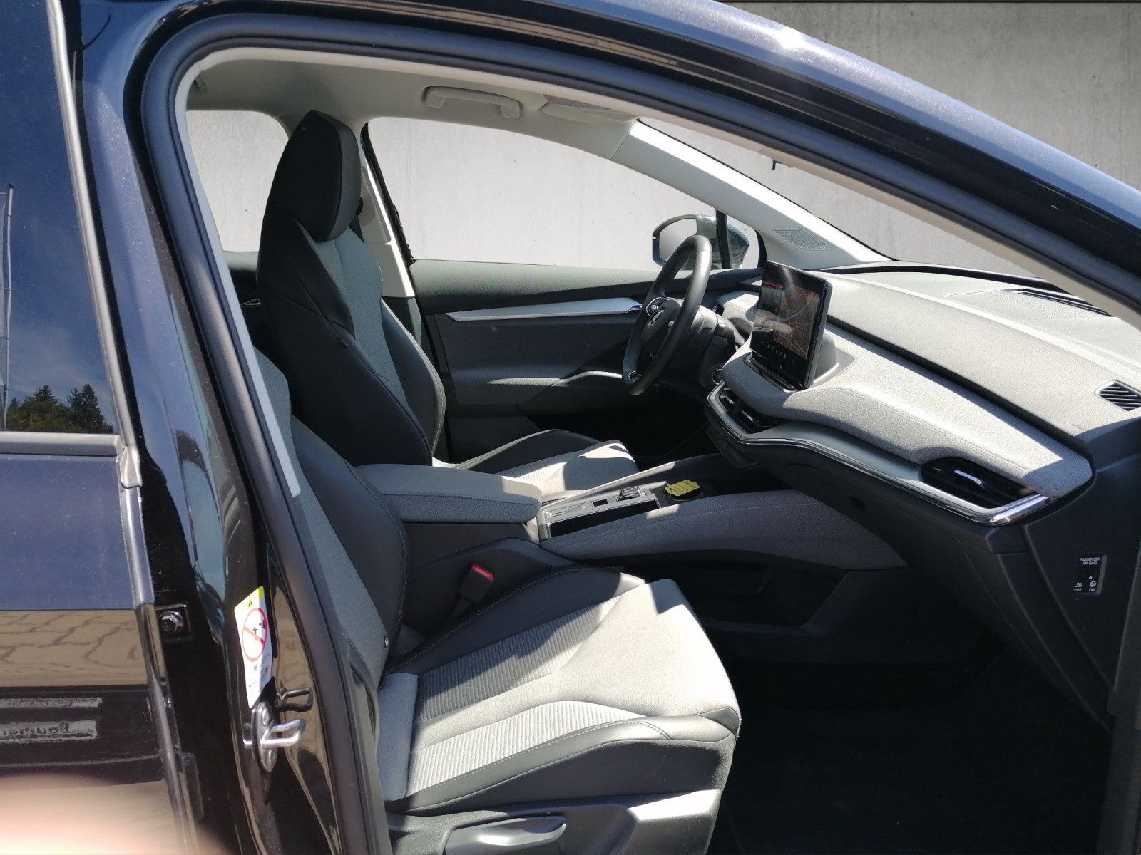 Fahrzeugabbildung SKODA Enyaq 50 Loft NAVI KAM PDC GRA CCS FOD: ACC mögl