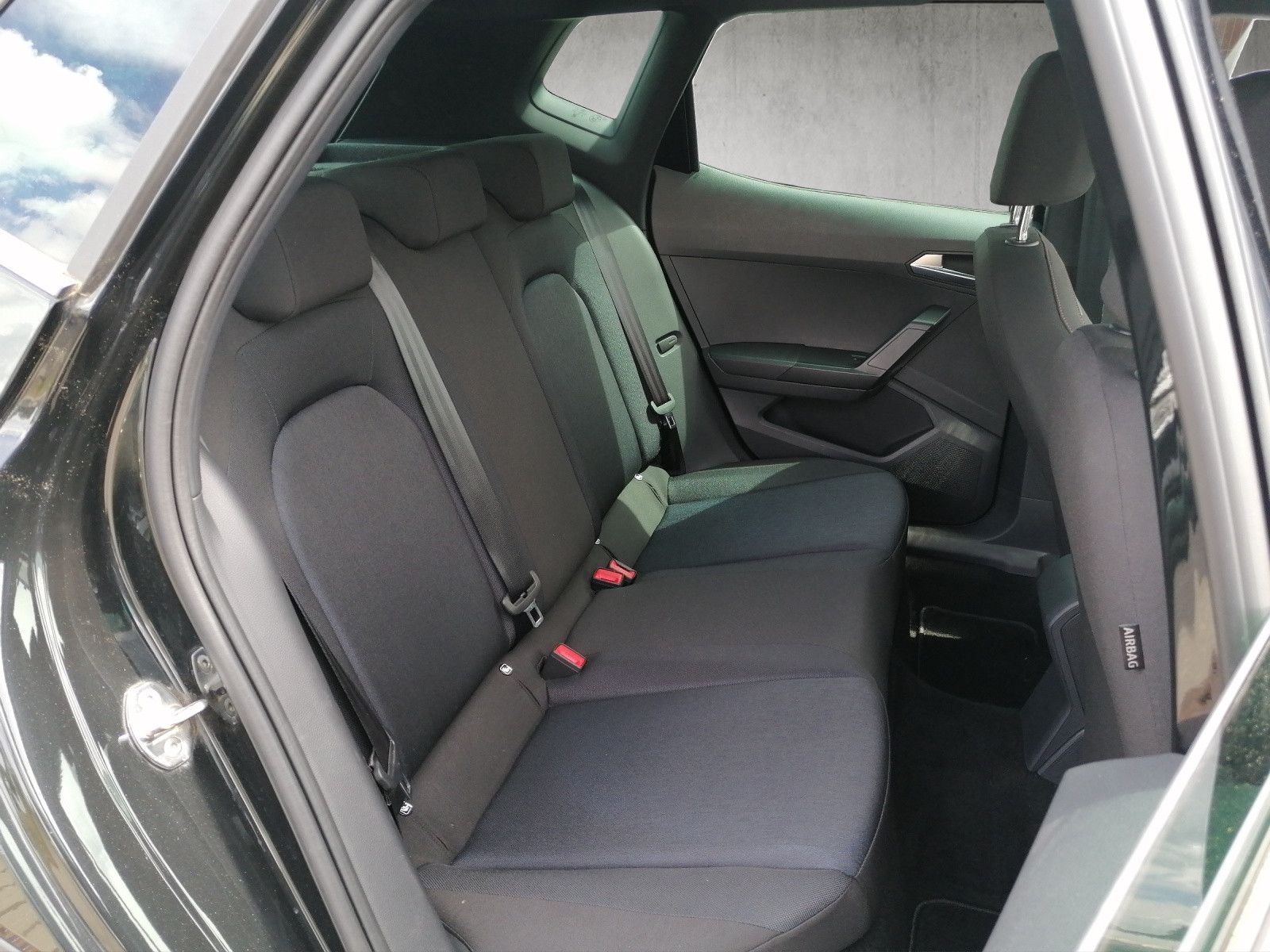 Fahrzeugabbildung SEAT Arona 1.0 TSI FR GJR NAVI BLIND SP ACC FULL KAM