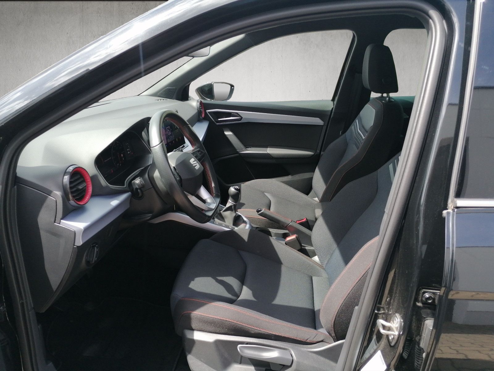 Fahrzeugabbildung SEAT Arona 1.0 TSI FR GJR NAVI BLIND SP ACC FULL KAM