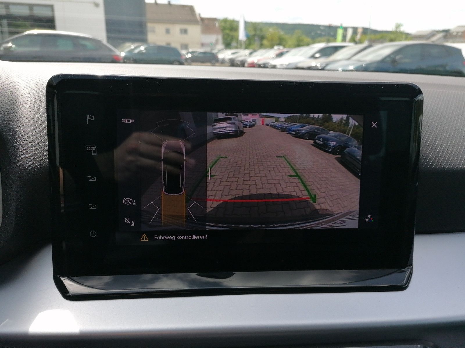 Fahrzeugabbildung SEAT Arona 1.0 TSI FR GJR NAVI BLIND SP ACC FULL KAM
