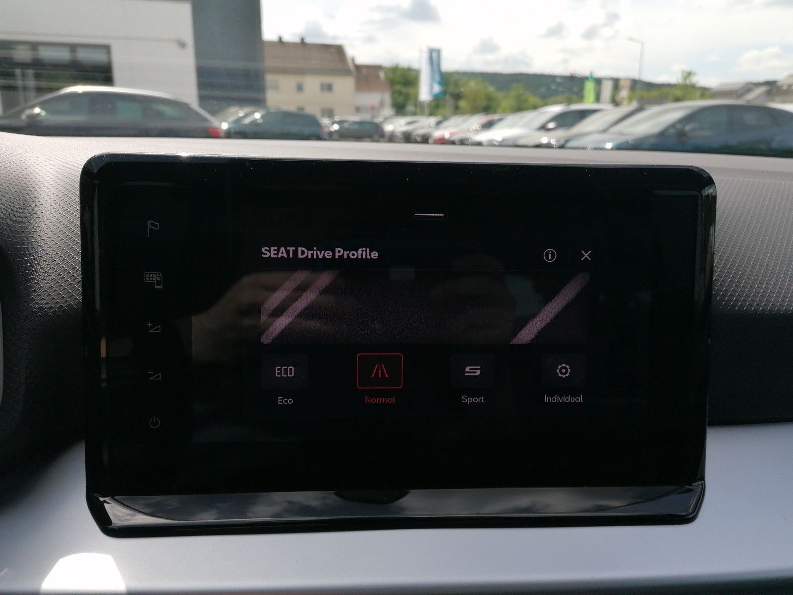 Fahrzeugabbildung SEAT Arona 1.0 TSI FR GJR NAVI BLIND SP ACC FULL KAM