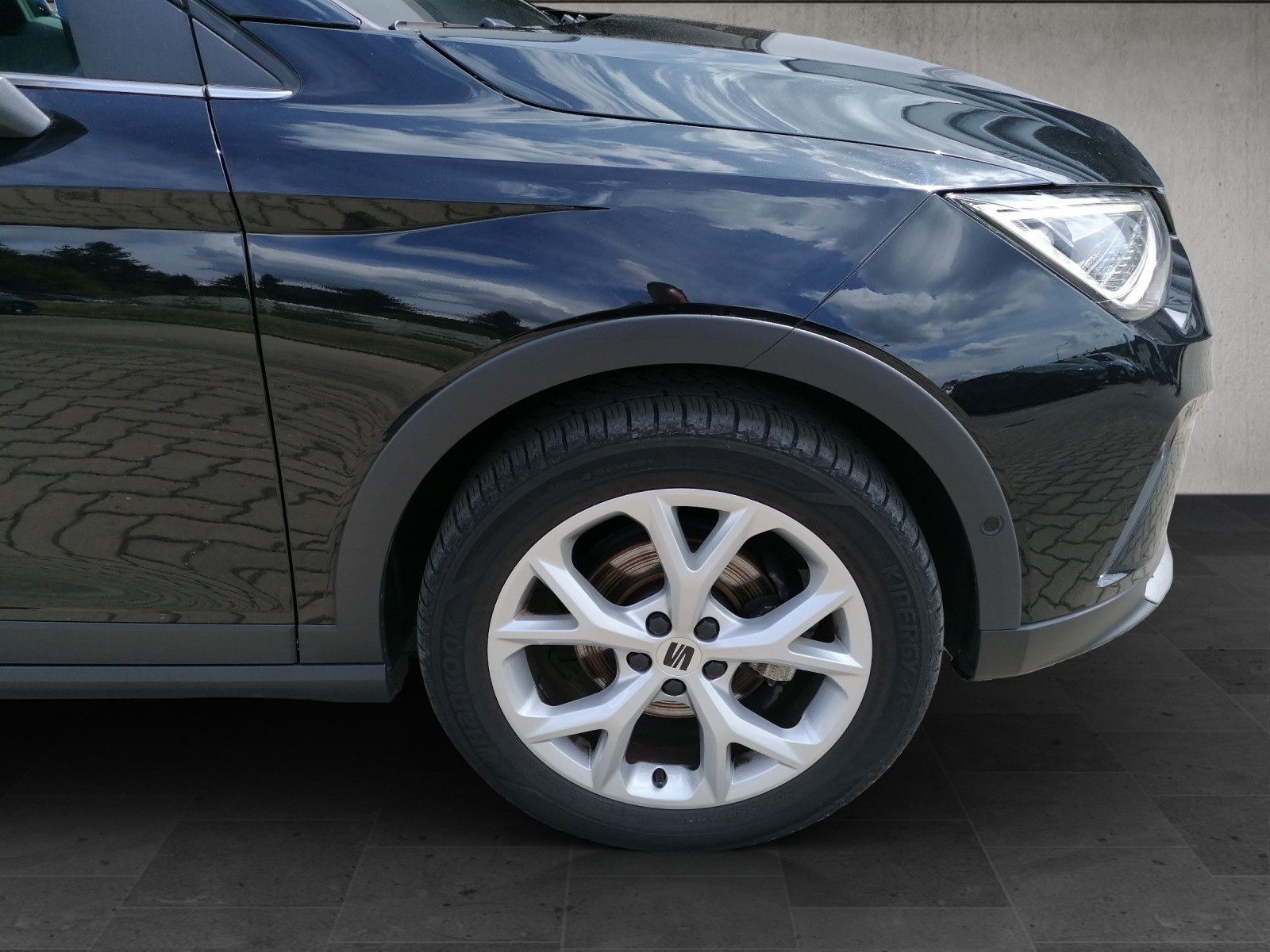 Fahrzeugabbildung SEAT Arona 1.0 TSI FR GJR NAVI BLIND SP ACC FULL KAM