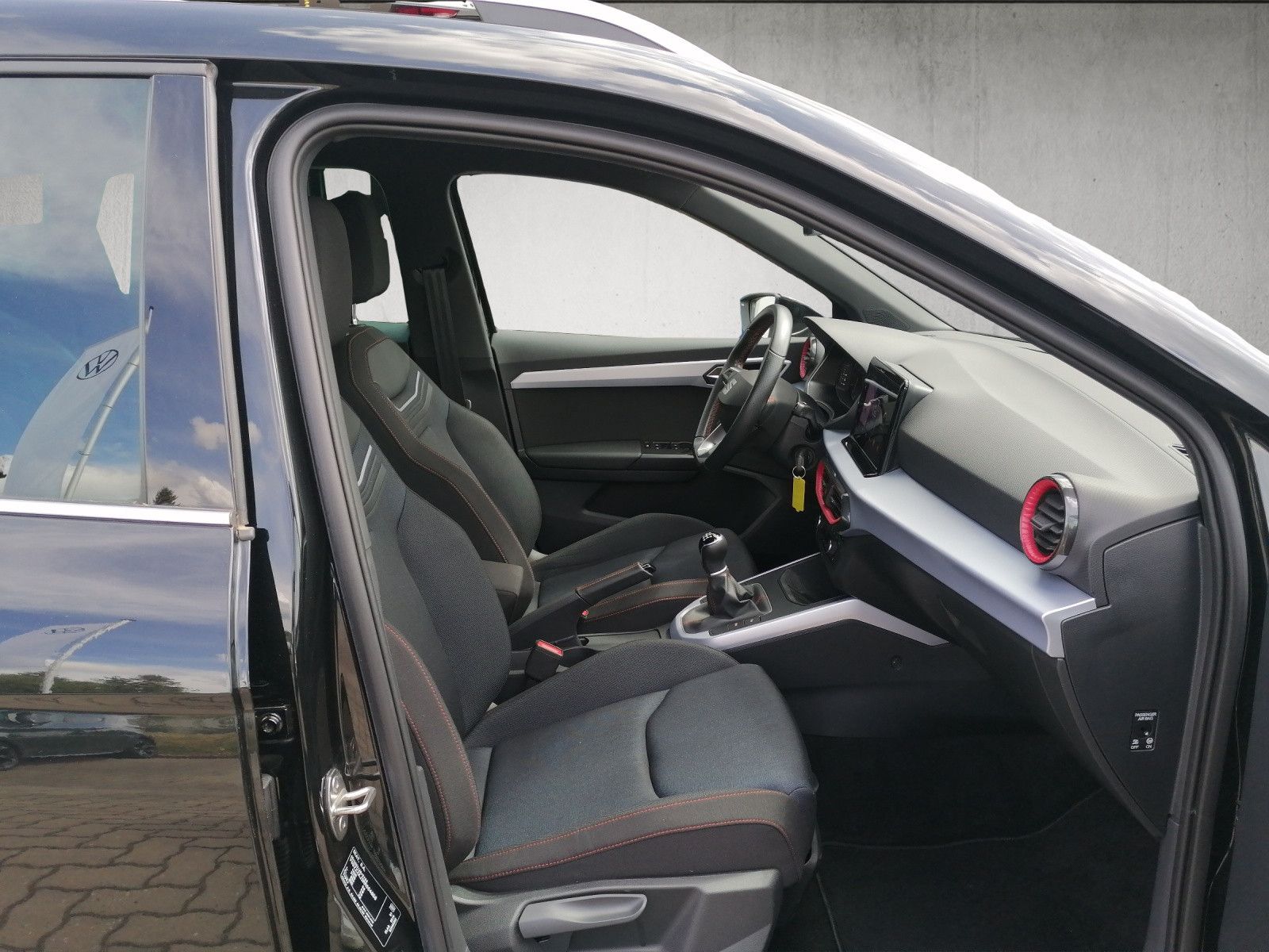 Fahrzeugabbildung SEAT Arona 1.0 TSI FR GJR NAVI BLIND SP ACC FULL KAM