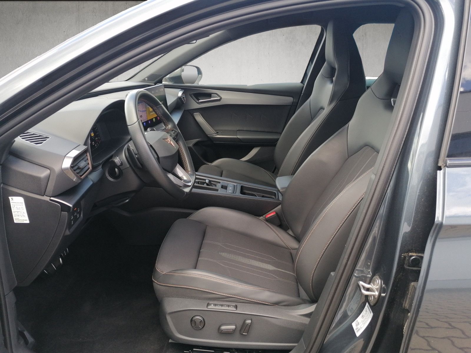 Fahrzeugabbildung CUPRA Leon Sportstourer 1.5 TSI DSG DCC XL elHK Matrix