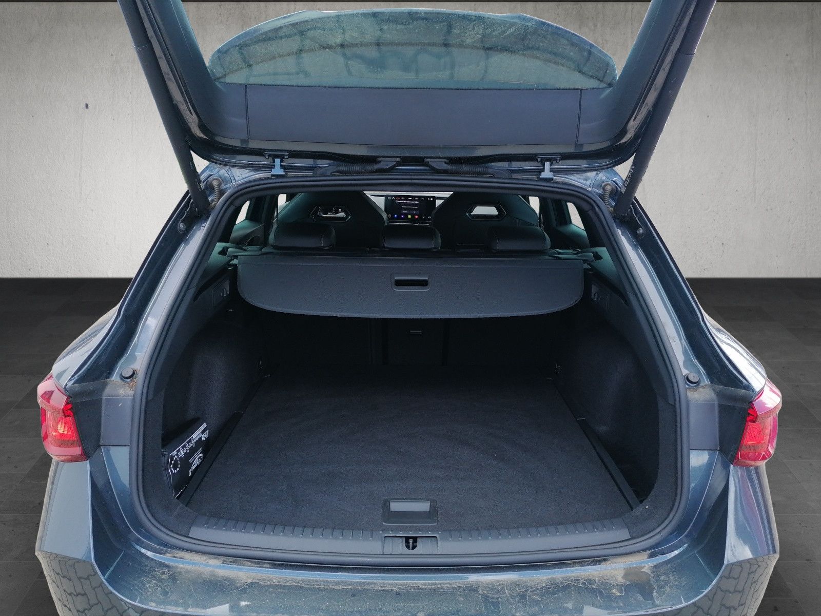Fahrzeugabbildung CUPRA Leon Sportstourer 1.5 TSI DSG DCC XL elHK Matrix