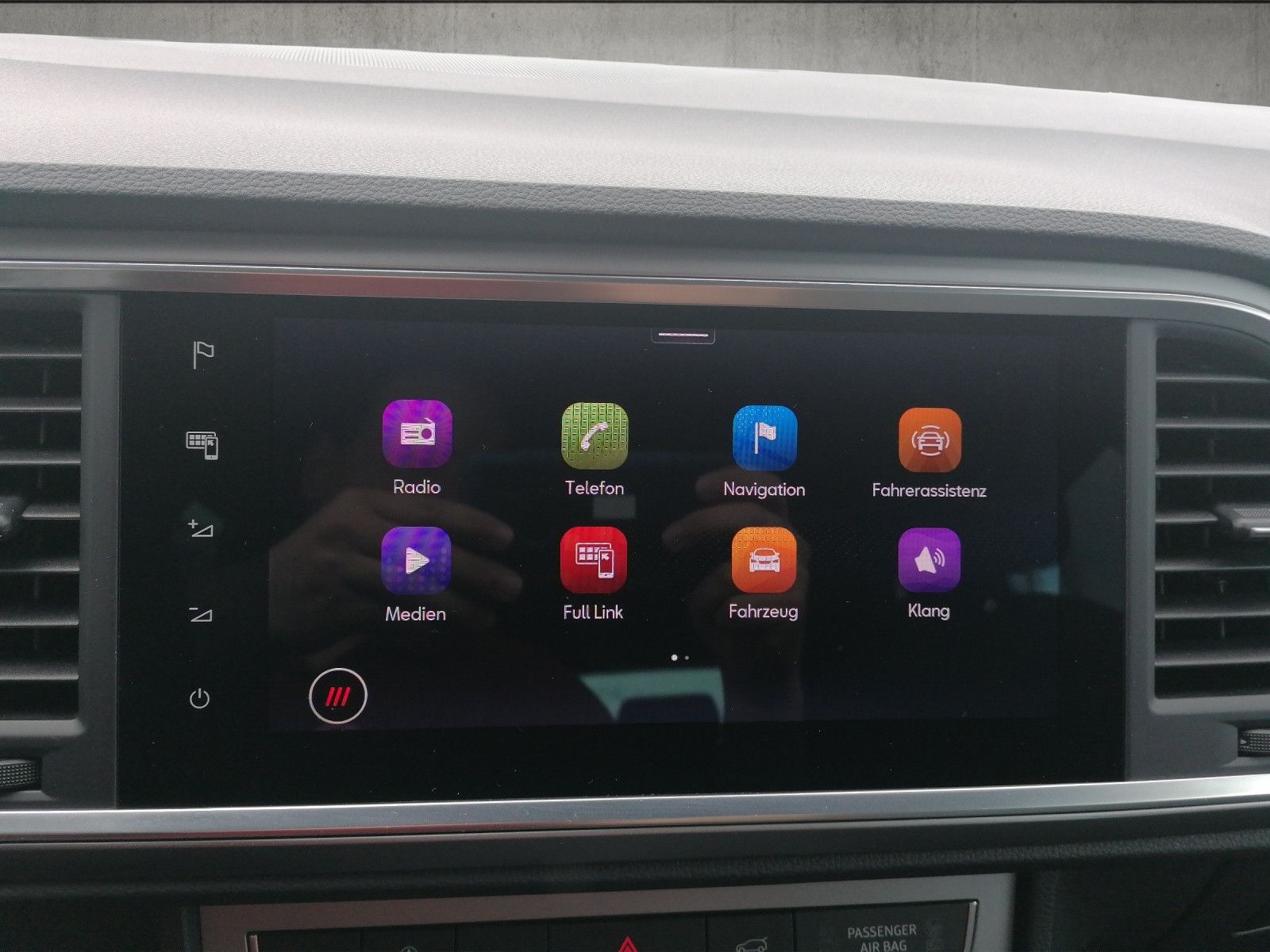 Fahrzeugabbildung SEAT Ateca 1.5 TSI FR DSG AHK FAP L elHK BEATS