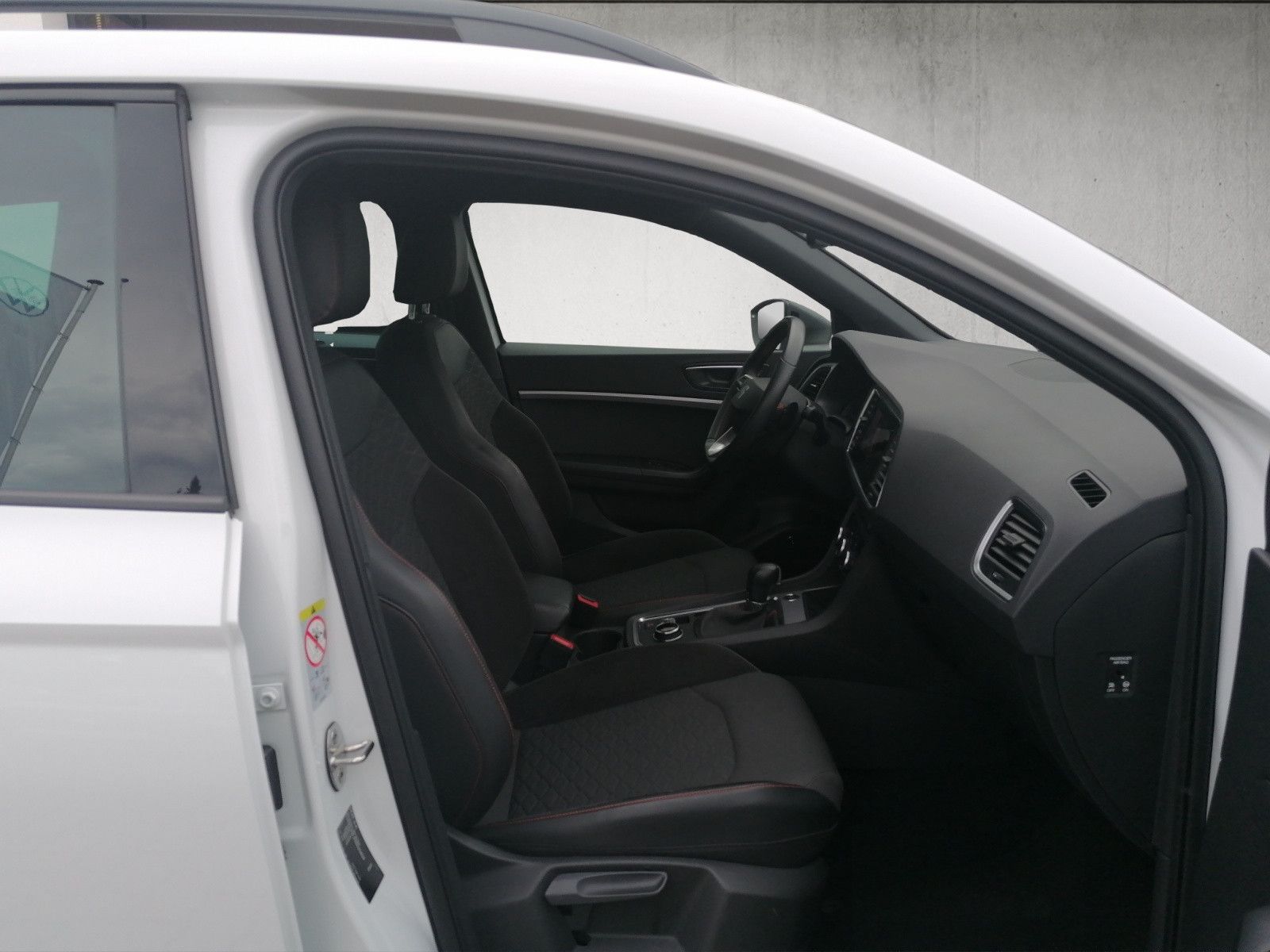 Fahrzeugabbildung SEAT Ateca 1.5 TSI FR DSG AHK FAP L elHK BEATS