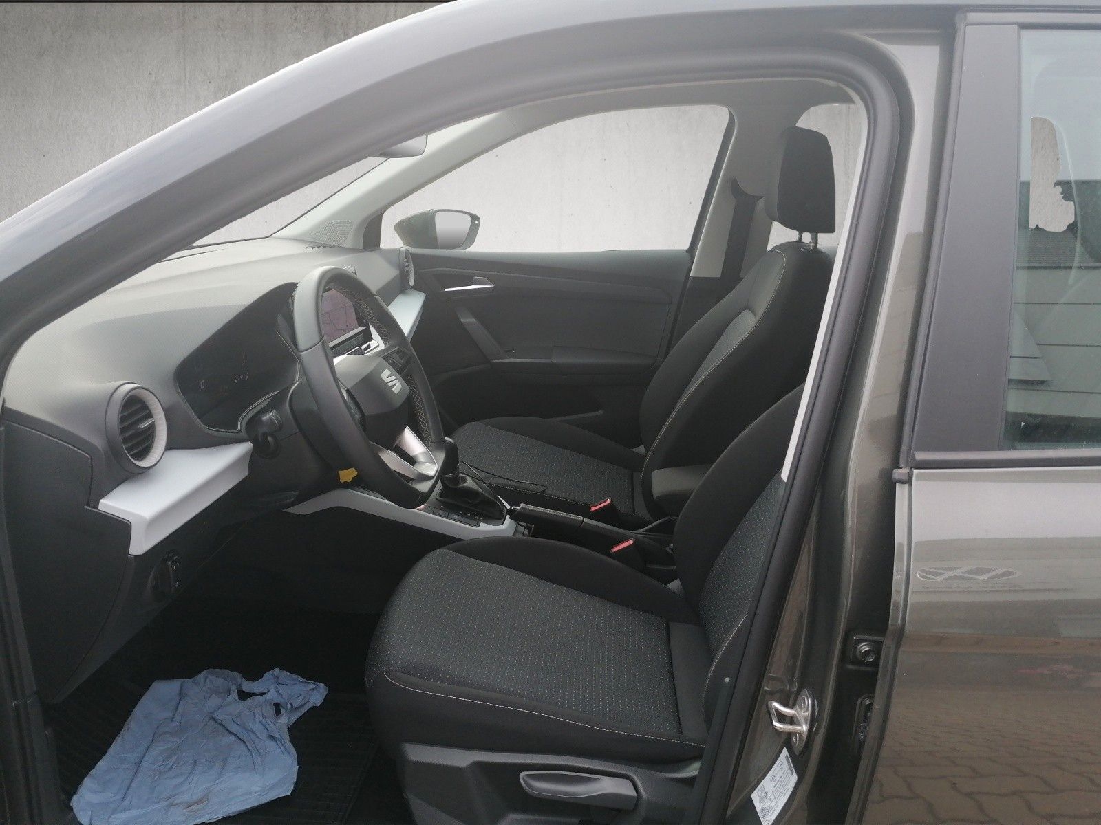 Fahrzeugabbildung SEAT Arona 1.0 TSI Style Edition DSG ACC FULL LINK