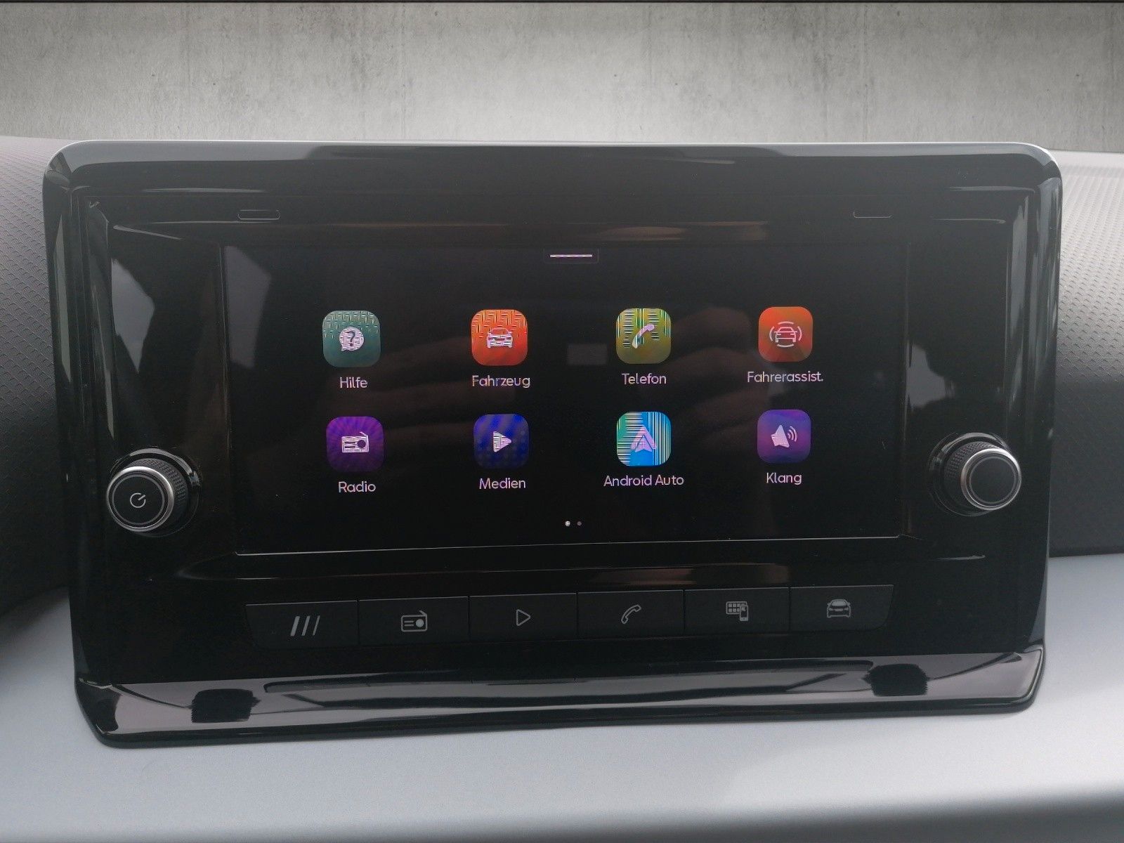 Fahrzeugabbildung SEAT Arona 1.0 TSI Style Edition DSG ACC FULL LINK