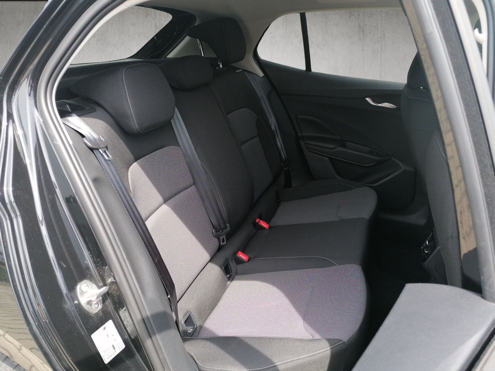 Fahrzeugabbildung SKODA Fabia 1.5 TSI Tour DSG NAVI PDC KAM KESSY ACC