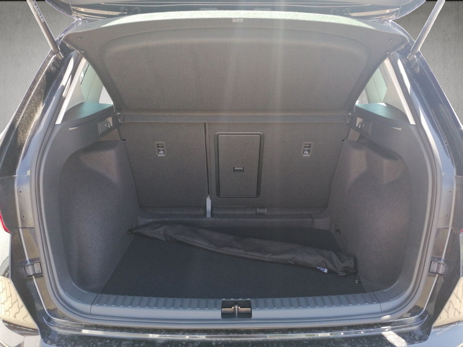 Fahrzeugabbildung SEAT Ateca 1.5 TSI Style Road Edition