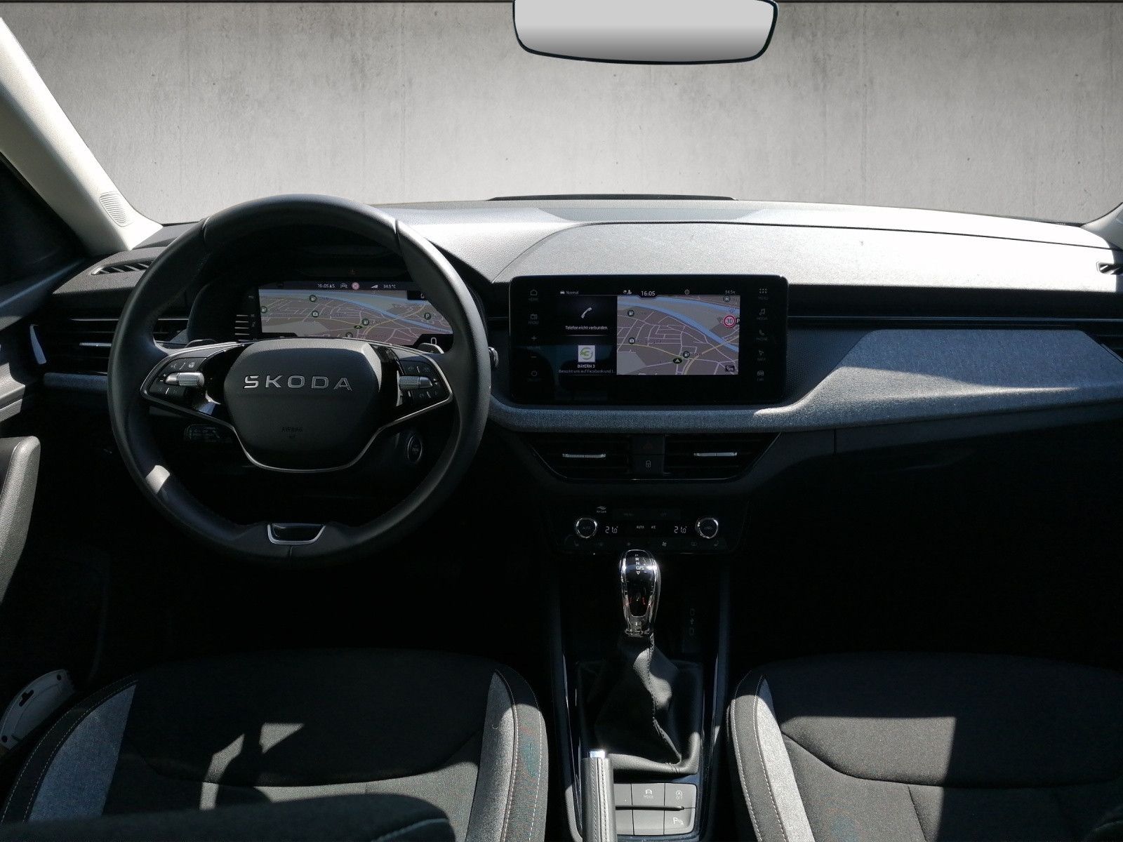 Fahrzeugabbildung SKODA Kamiq 1.5 TSI Selection DSG AHK MATRIX NAVI KAM