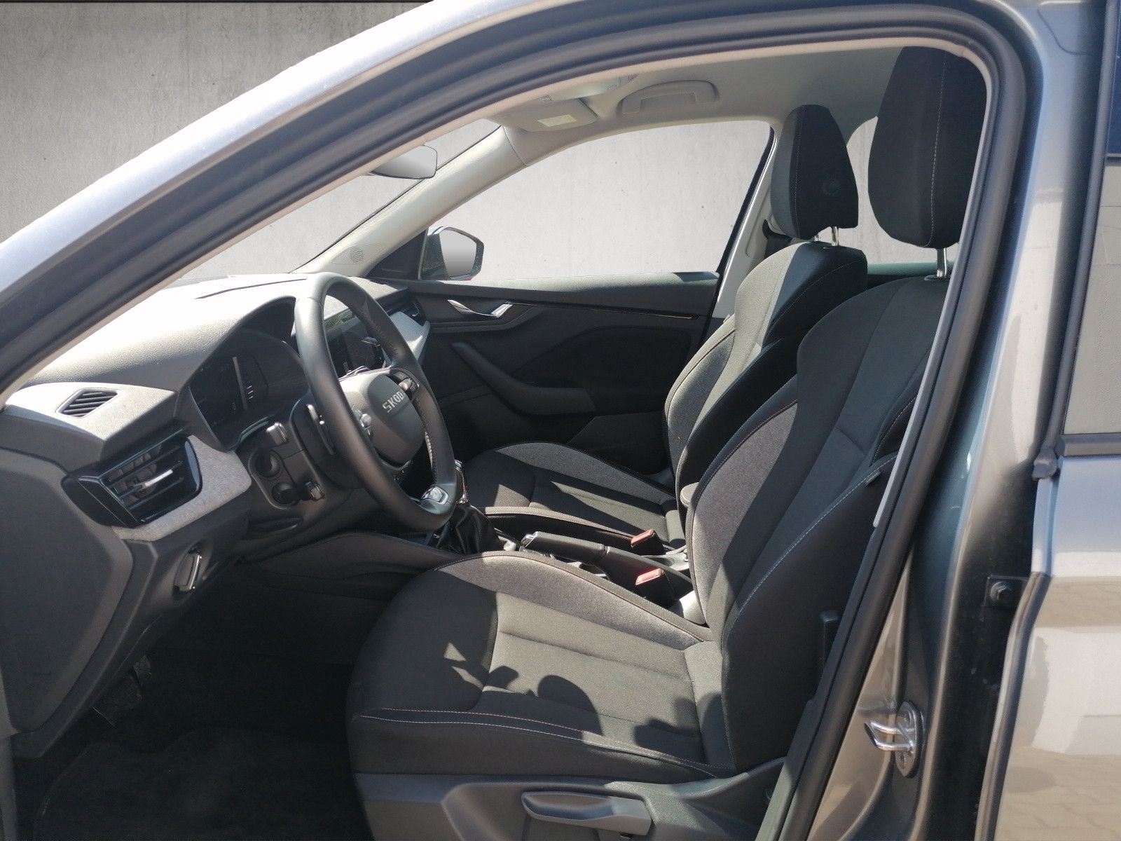 Fahrzeugabbildung SKODA Kamiq 1.5 TSI Selection DSG AHK MATRIX NAVI KAM