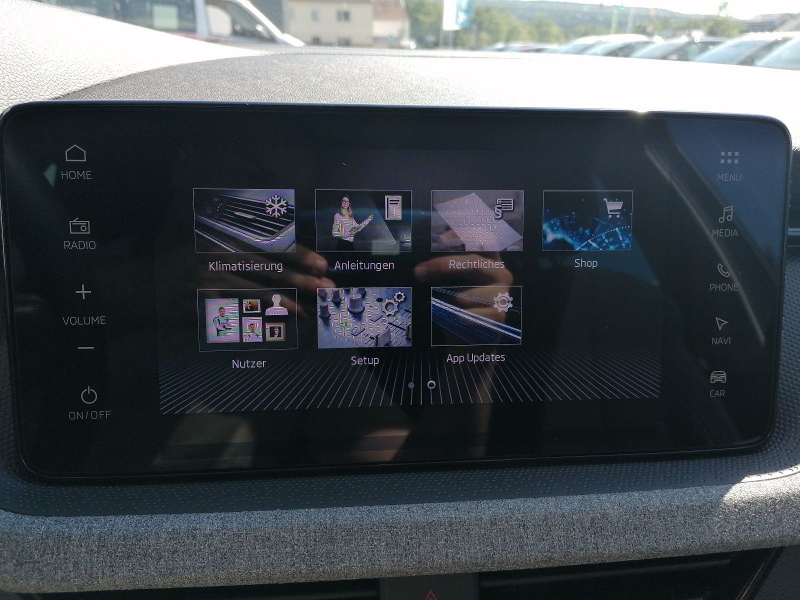 Fahrzeugabbildung SKODA Kamiq 1.5 TSI Selection DSG AHK MATRIX NAVI KAM